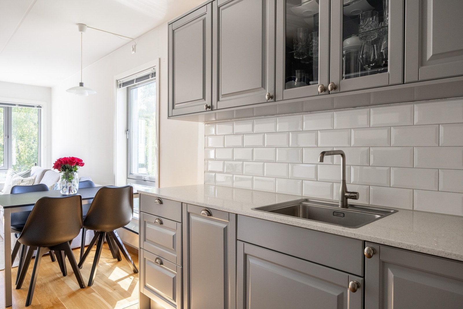 Plass til spisebord mellom sonene. Galleribilde