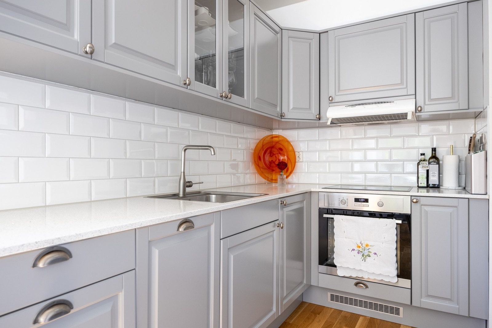 Det er en pen og tidsmessig innredning fra 2021. Galleribilde