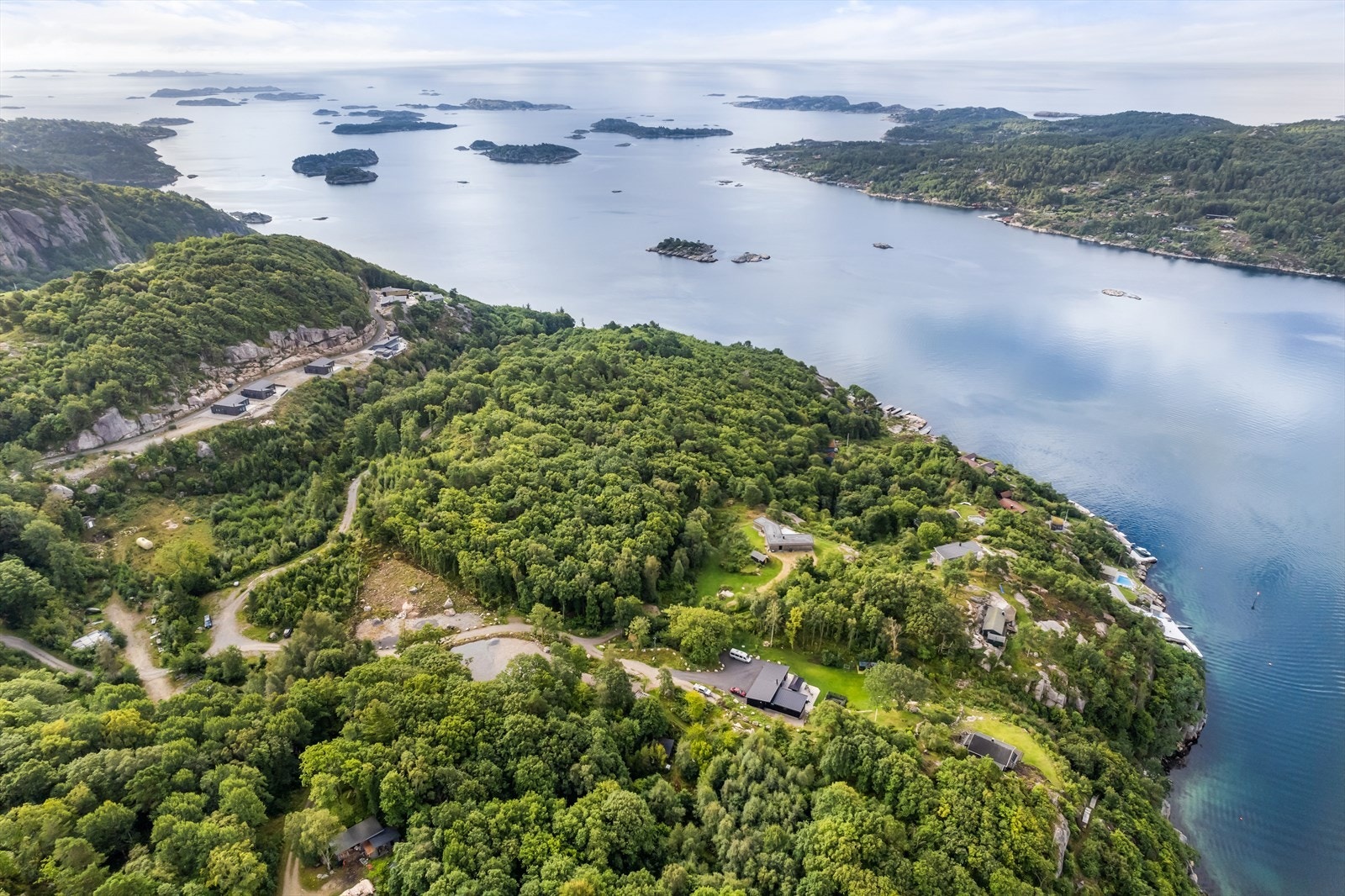 Persneset med utsikt mot Hille og skjærgården mot sørøst. Galleribilde