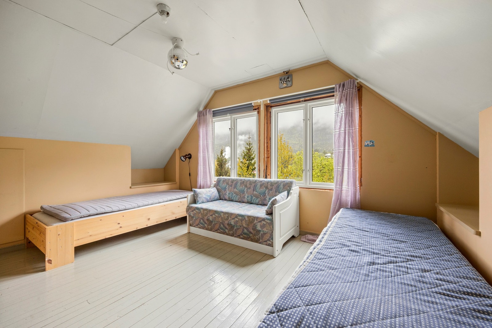 Stort soverom. Galleribilde