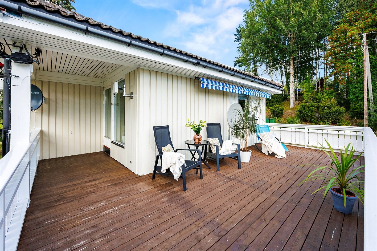 Boligen har solrike uteområder. Galleribilde