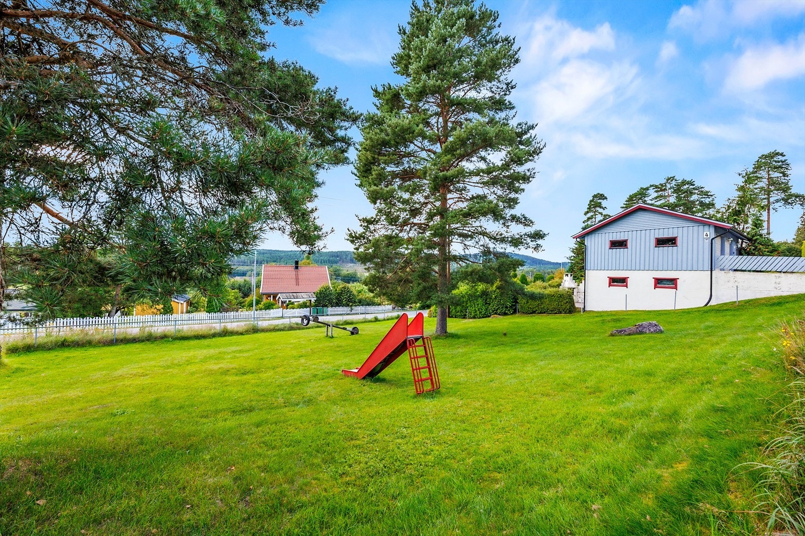 Her er det plass til både tramponliner, sklier og vippehuske. Galleribilde