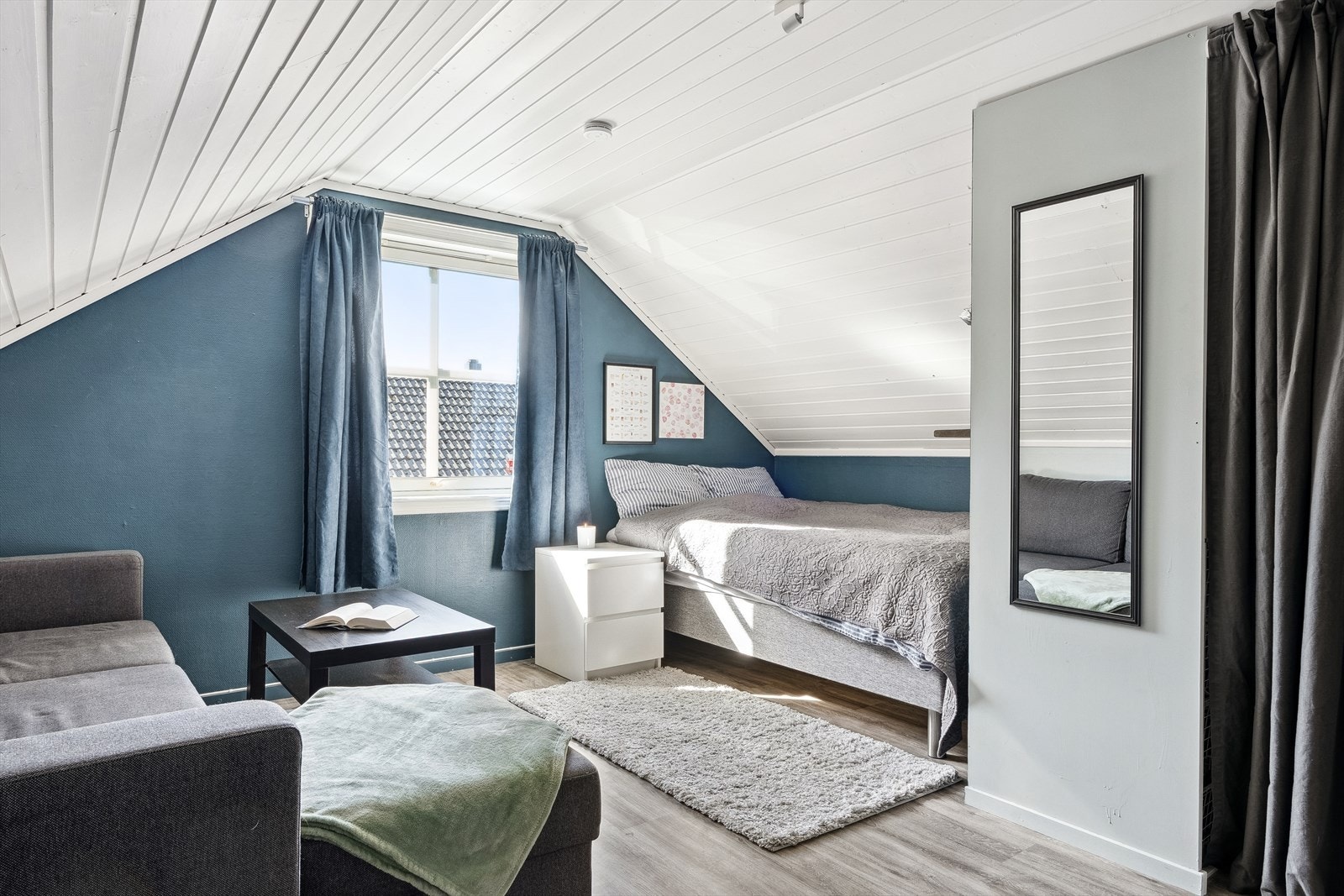 Soverom på loft Galleribilde