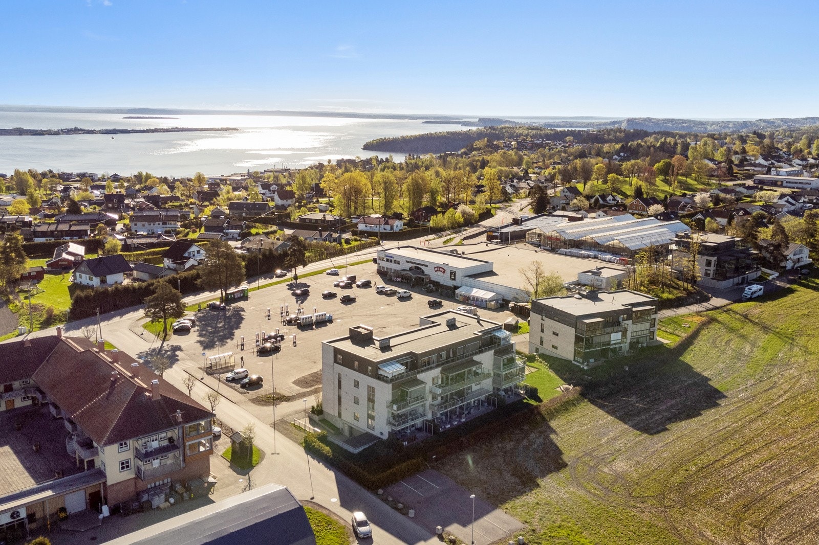 Et rolig og fint område å bosette seg for par og godt voksne. Galleribilde