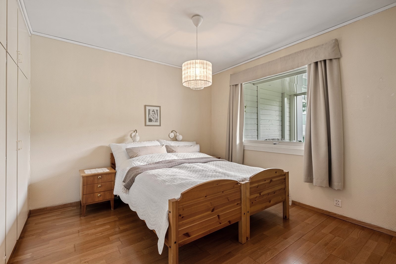 - Soverommet er av god størrelse og måler 12,4m² - Galleribilde