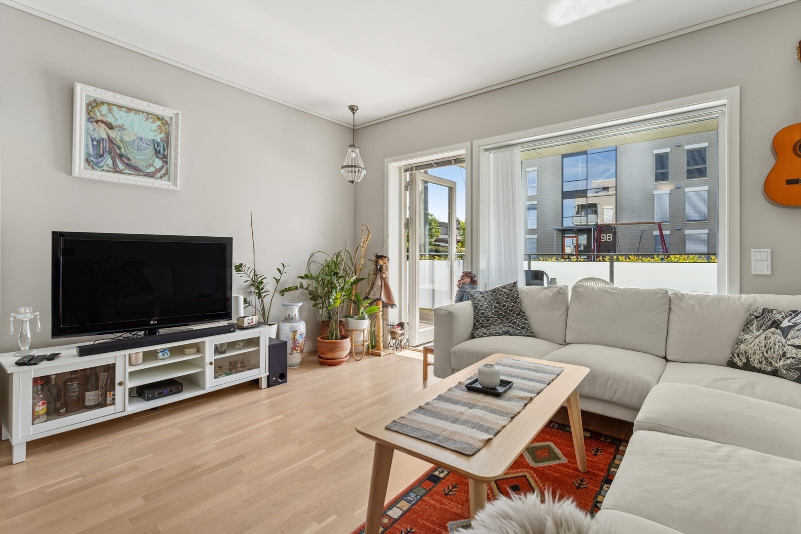 Utgang til balkong fra stue. Galleribilde