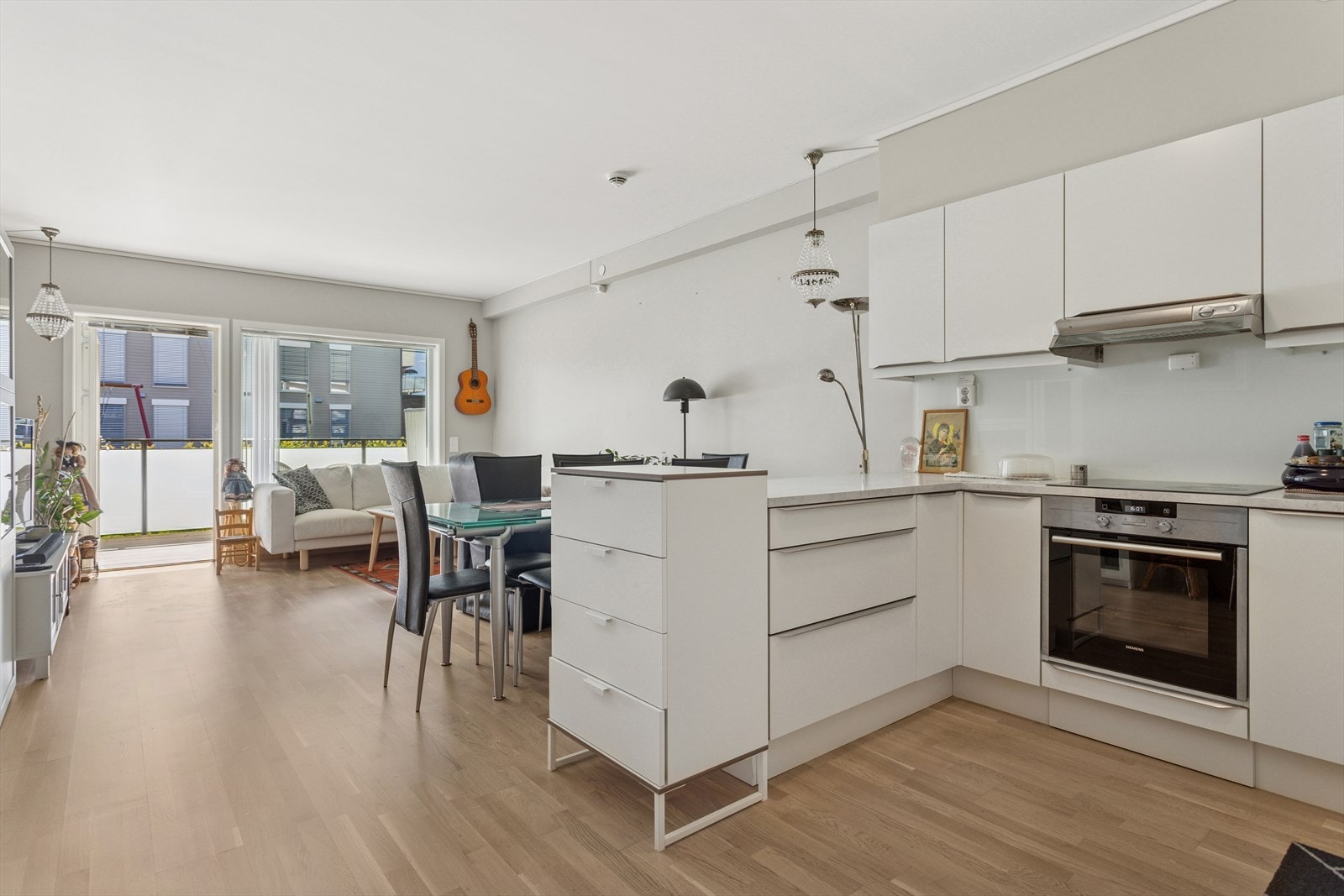 Stue og kjøkken er tilsammen ca 31,3 m². Galleribilde