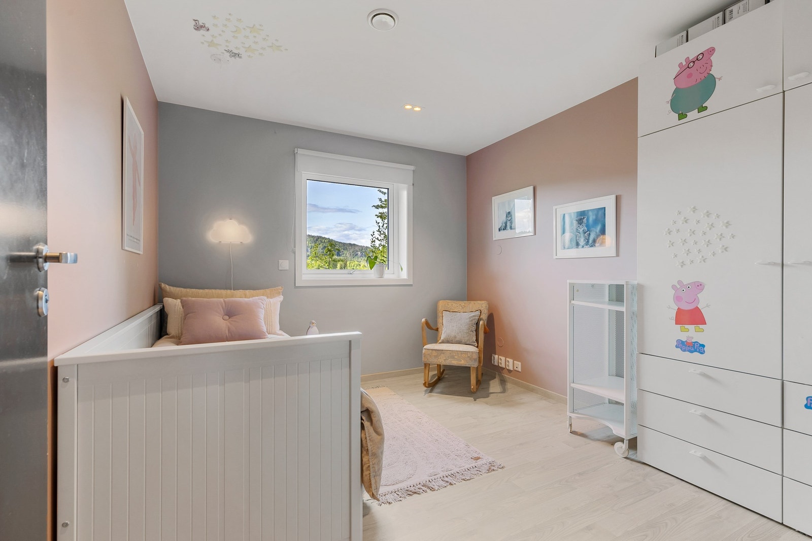 Soverom 2 og 3 passer godt som gjesterom, barnerom eller kontor. Galleribilde