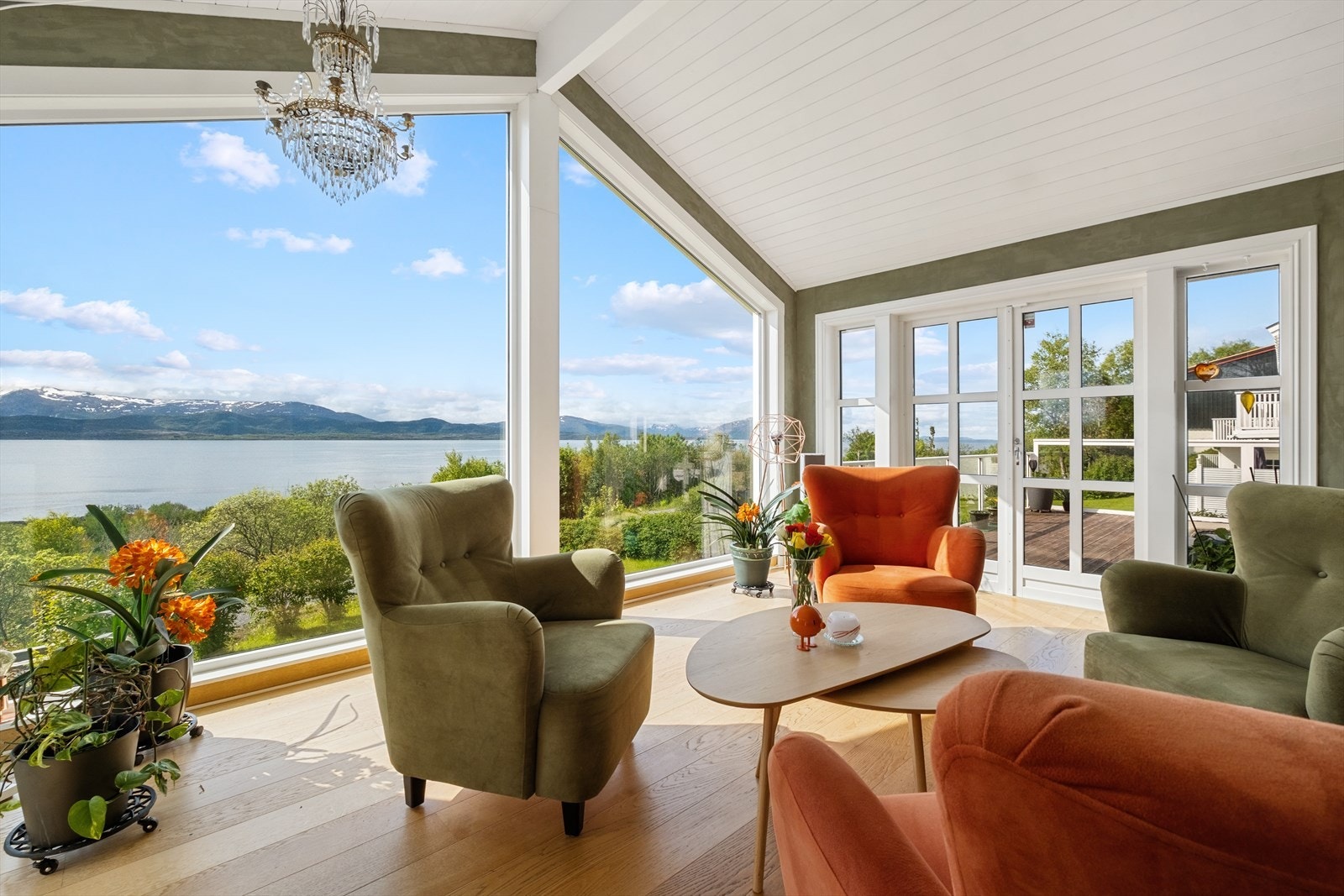 Helt overlegen utsikt, nederste linje mot sjøen Galleribilde