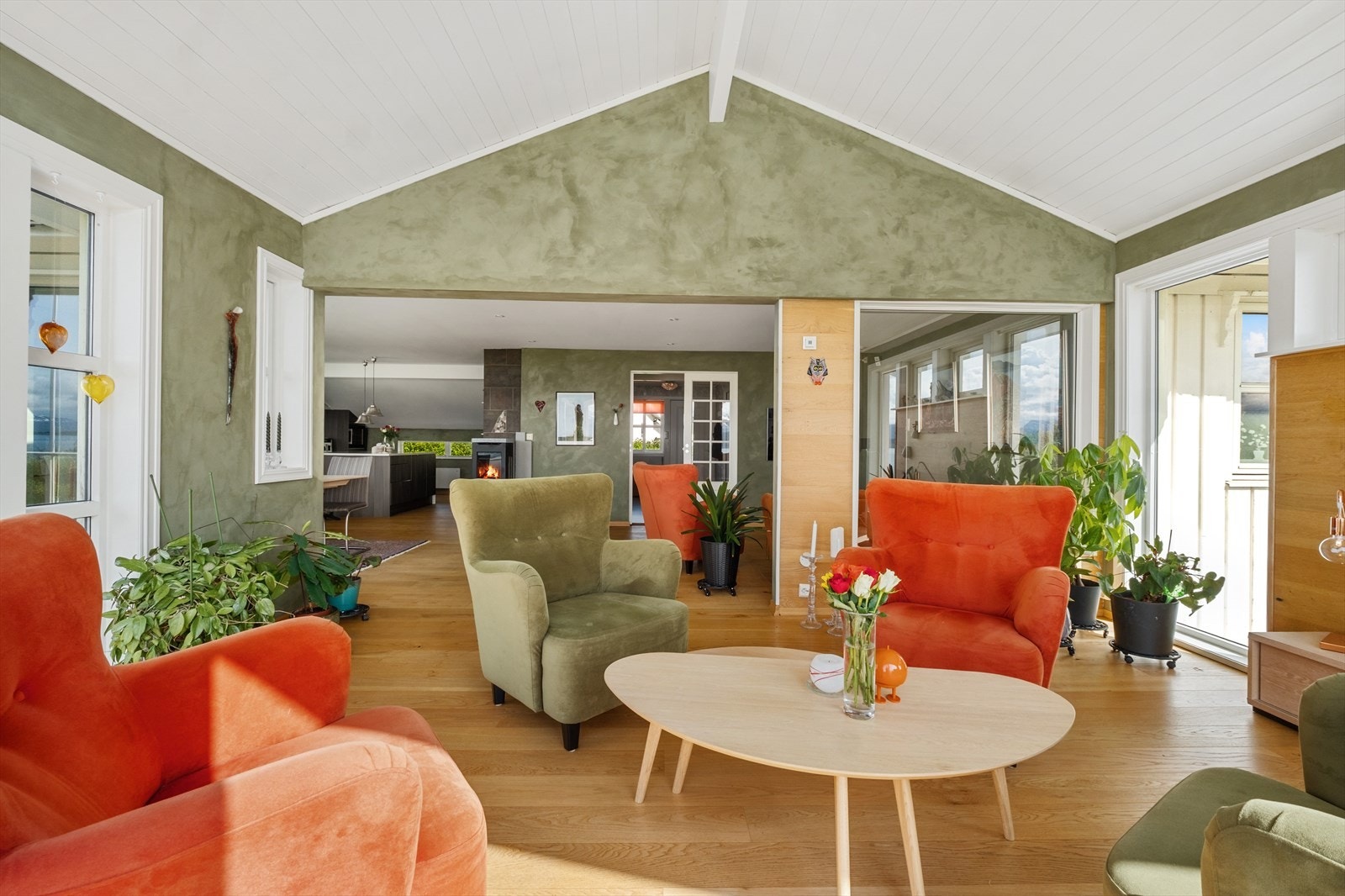 Glass-stue, medc øvrige stuearealer i bakgrunnen Galleribilde