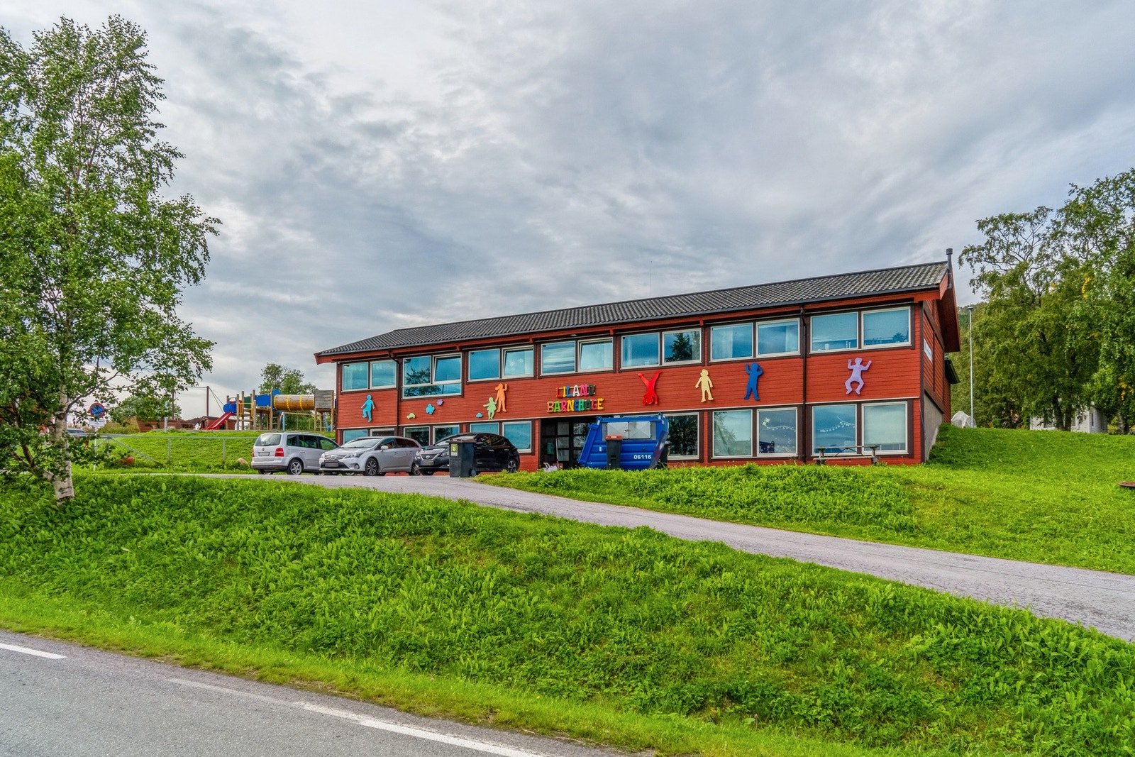 Liland barnehage (1-5 år) ligger ca 12 minutters gåtur i fra eiendommen Galleribilde