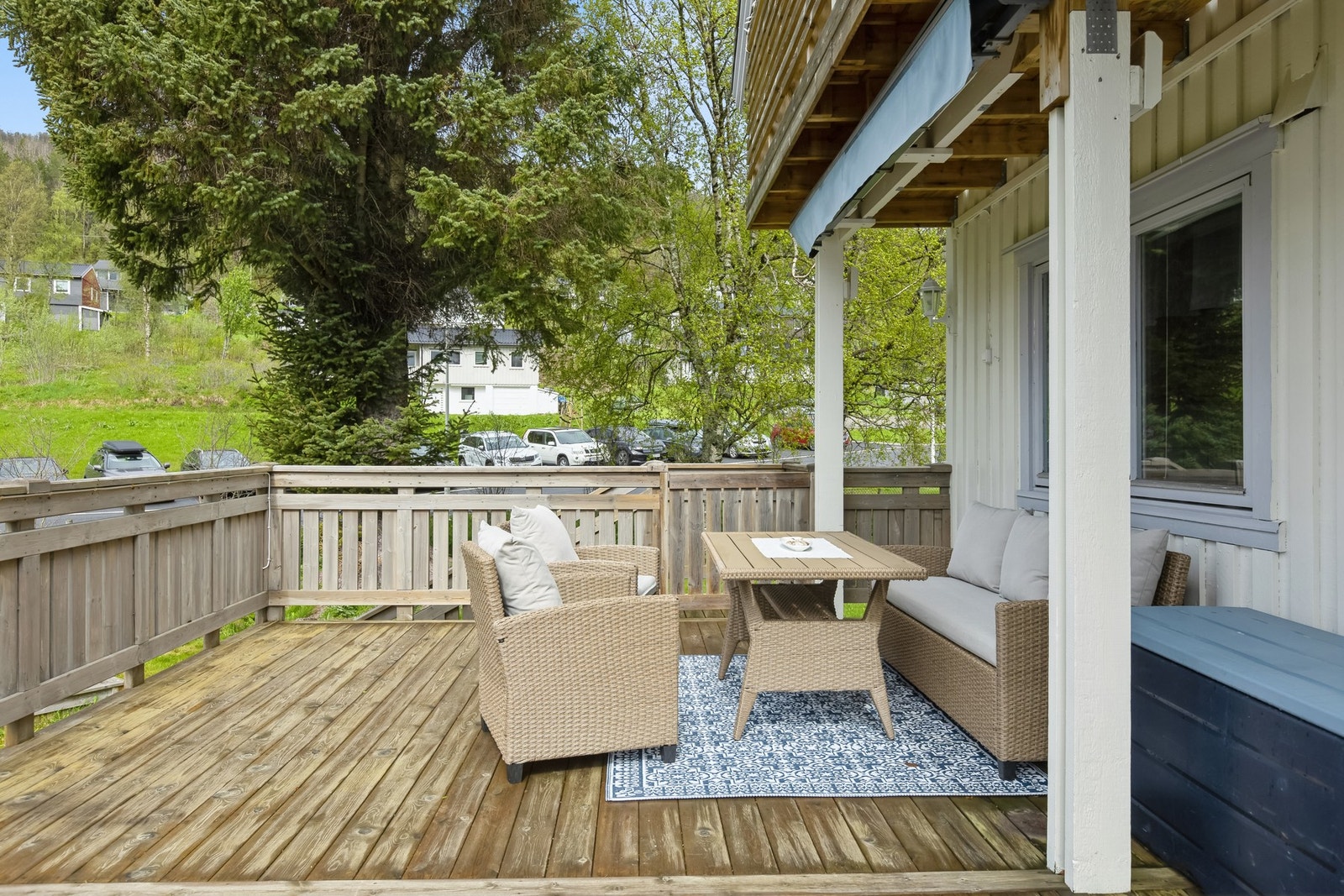 Veranda med utgang i fra stua Galleribilde