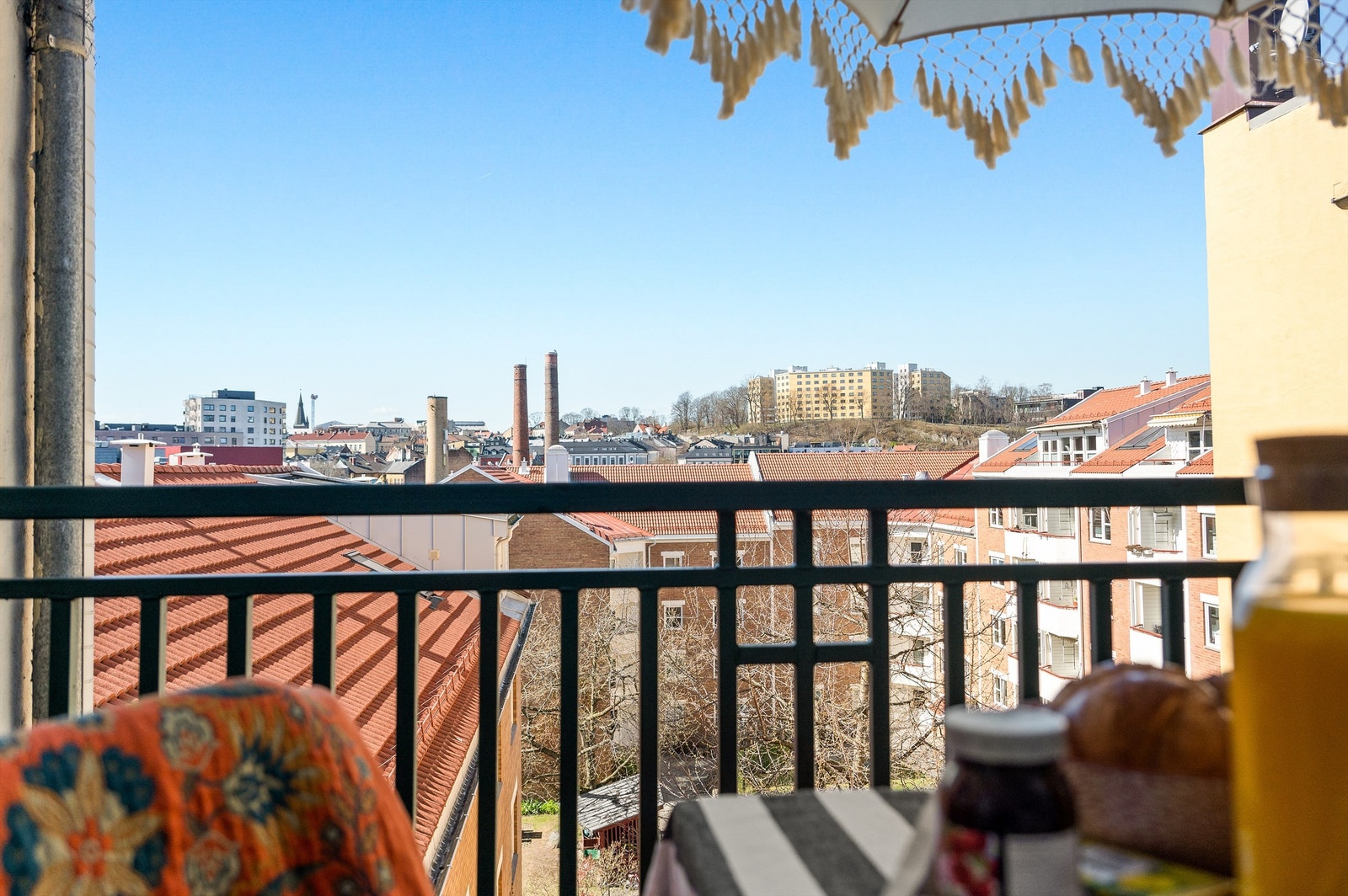 Vakker utsikt til blant annet Oslos rike industrihistorie og en rekke kirkespir. Galleribilde