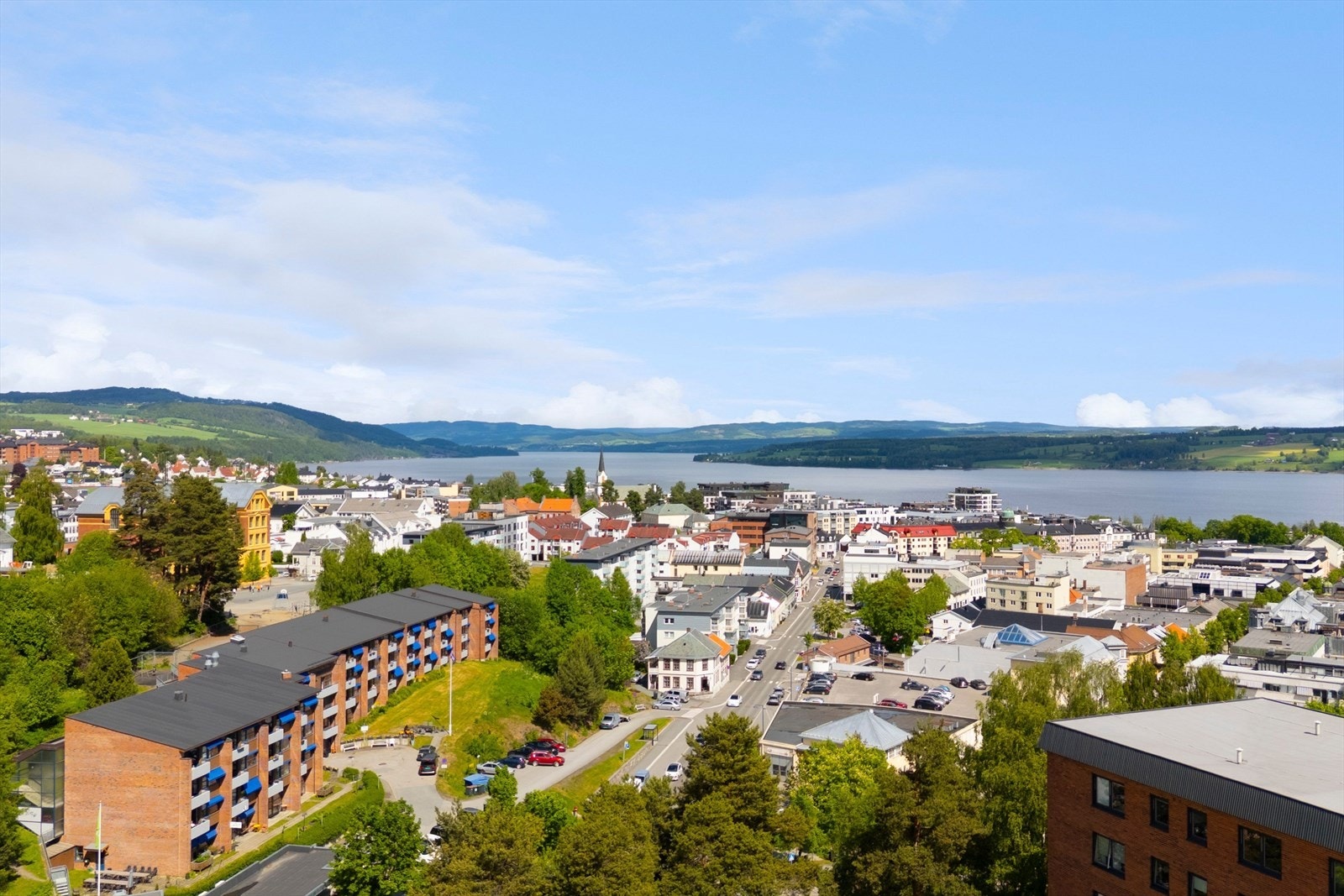 Dronebilde over Gjøvikby mot nord. Galleribilde