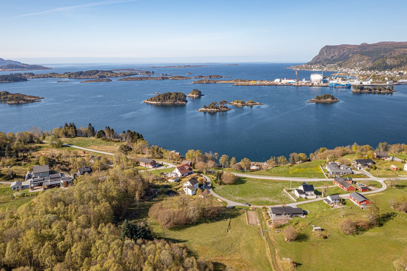 Tomtens kan fritt besiktes, ta gjerne kontakt med megler for mer informasjon! Galleribilde