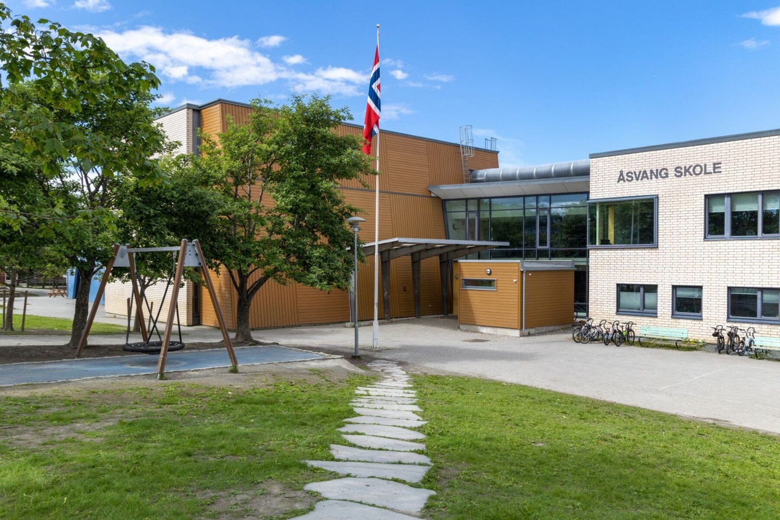 Få minutters gange til Åsvang barneskole og flere barnehager Galleribilde