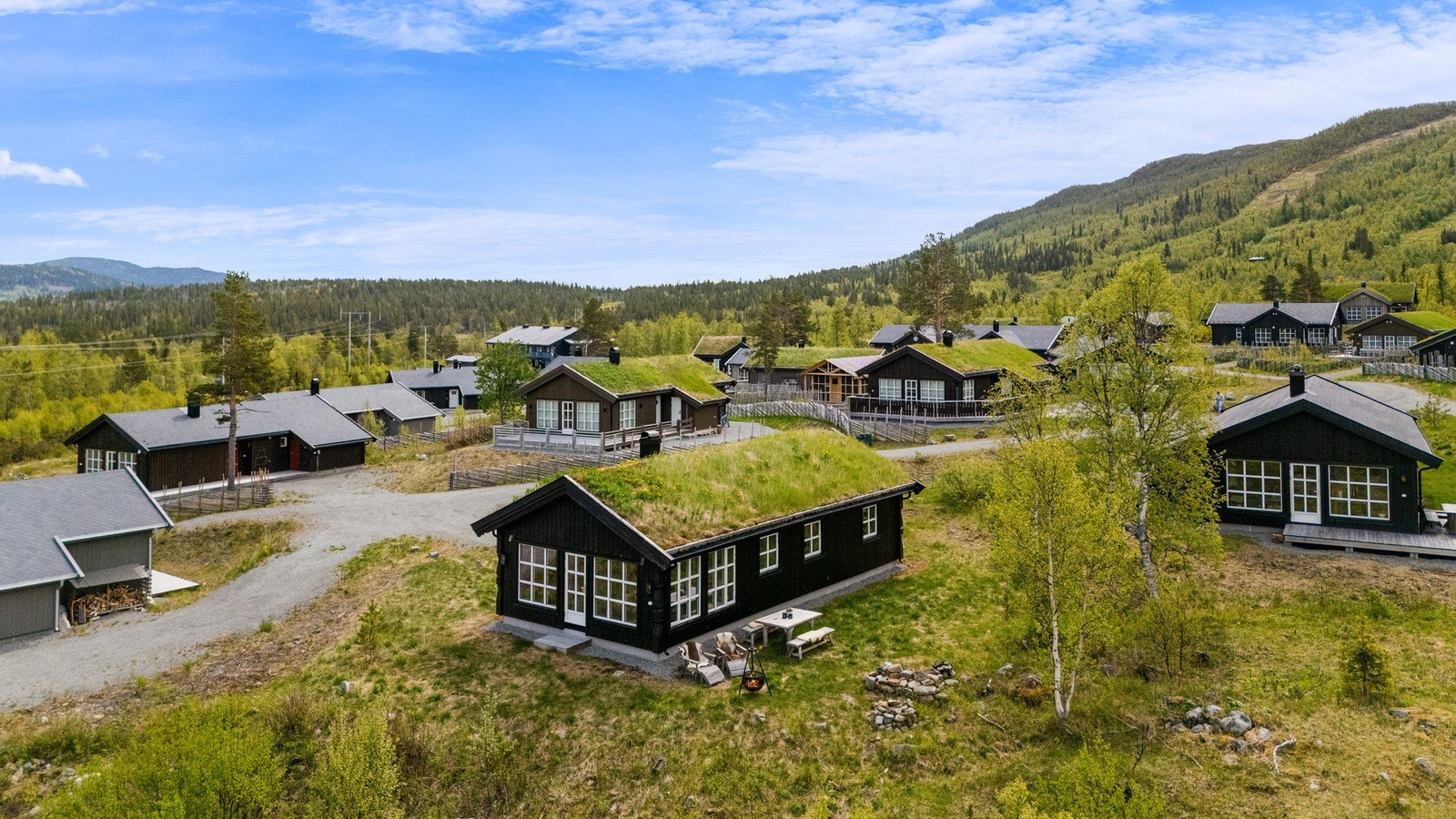 Raudalen er et attraktivt fjellområde omringet av flott natur og mektige fjell, som gir fantastiske turmuligheter og naturopplevelser sommer som vinter Galleribilde