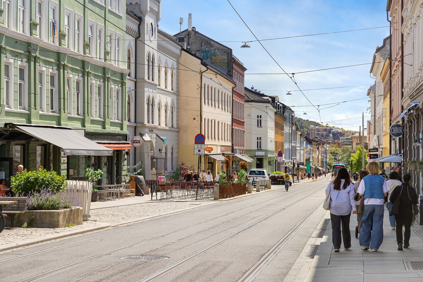 - Grünerløkka; kanskje den mest stemningsfulle bydelen i Oslo, med kaféer, nisjebutikker, flott kollektivtilbud og pulserende byliv - Galleribilde