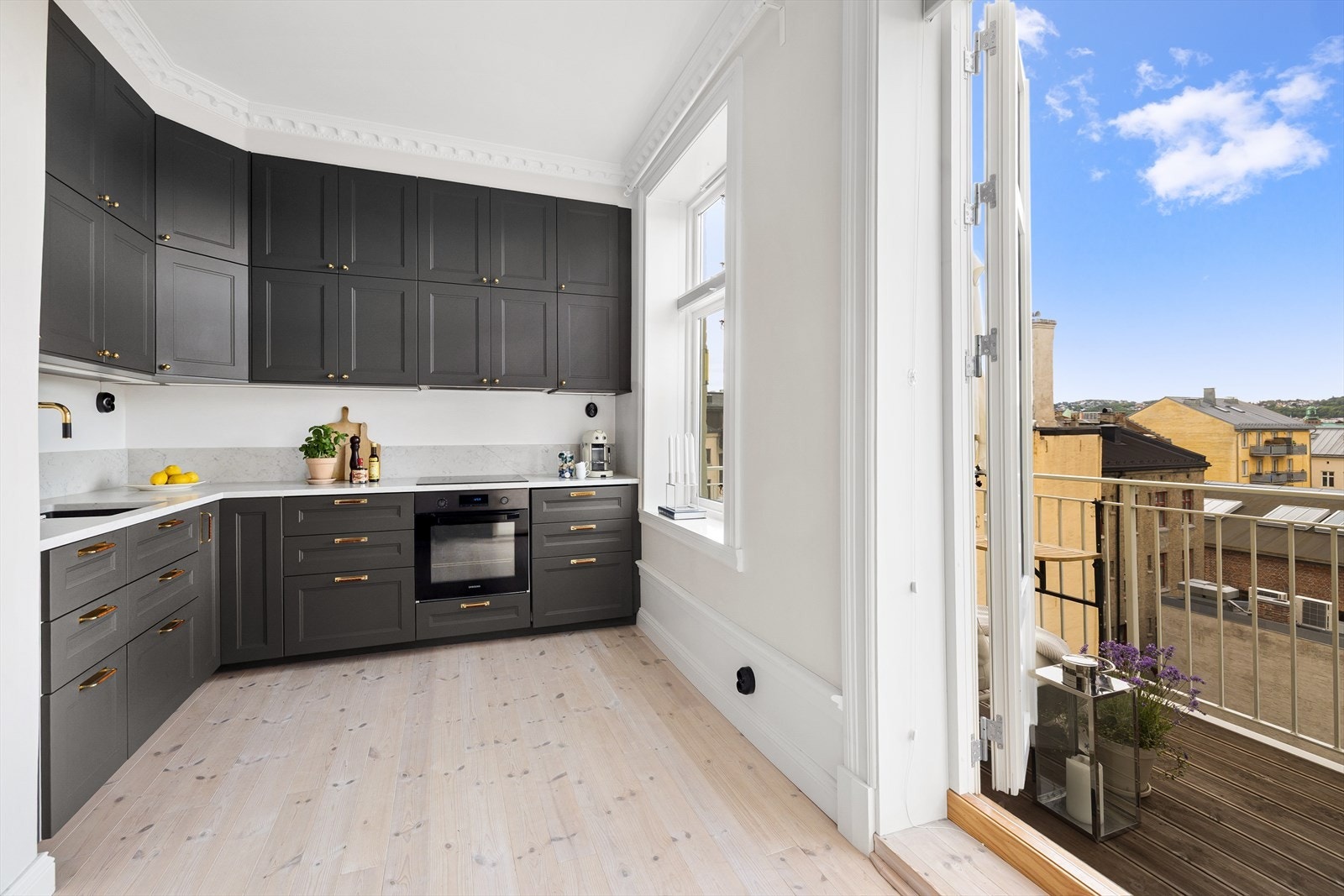 - Inneholder blant annet et herlig separat kjøkken.... Galleribilde