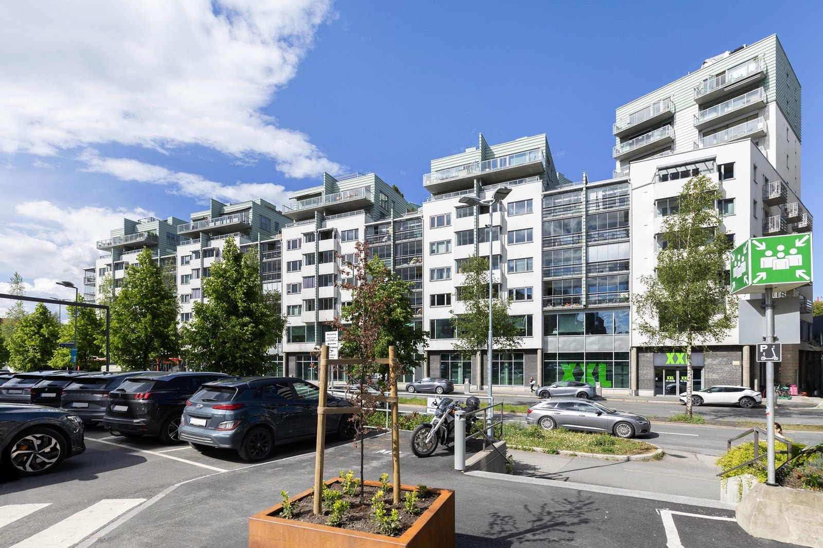 Boligen har en svært sentral plassering like ved Majorstuen T-bane, med Colloseum, Bogstadveien og Frognerparken i umiddelbar nærhet. Galleribilde