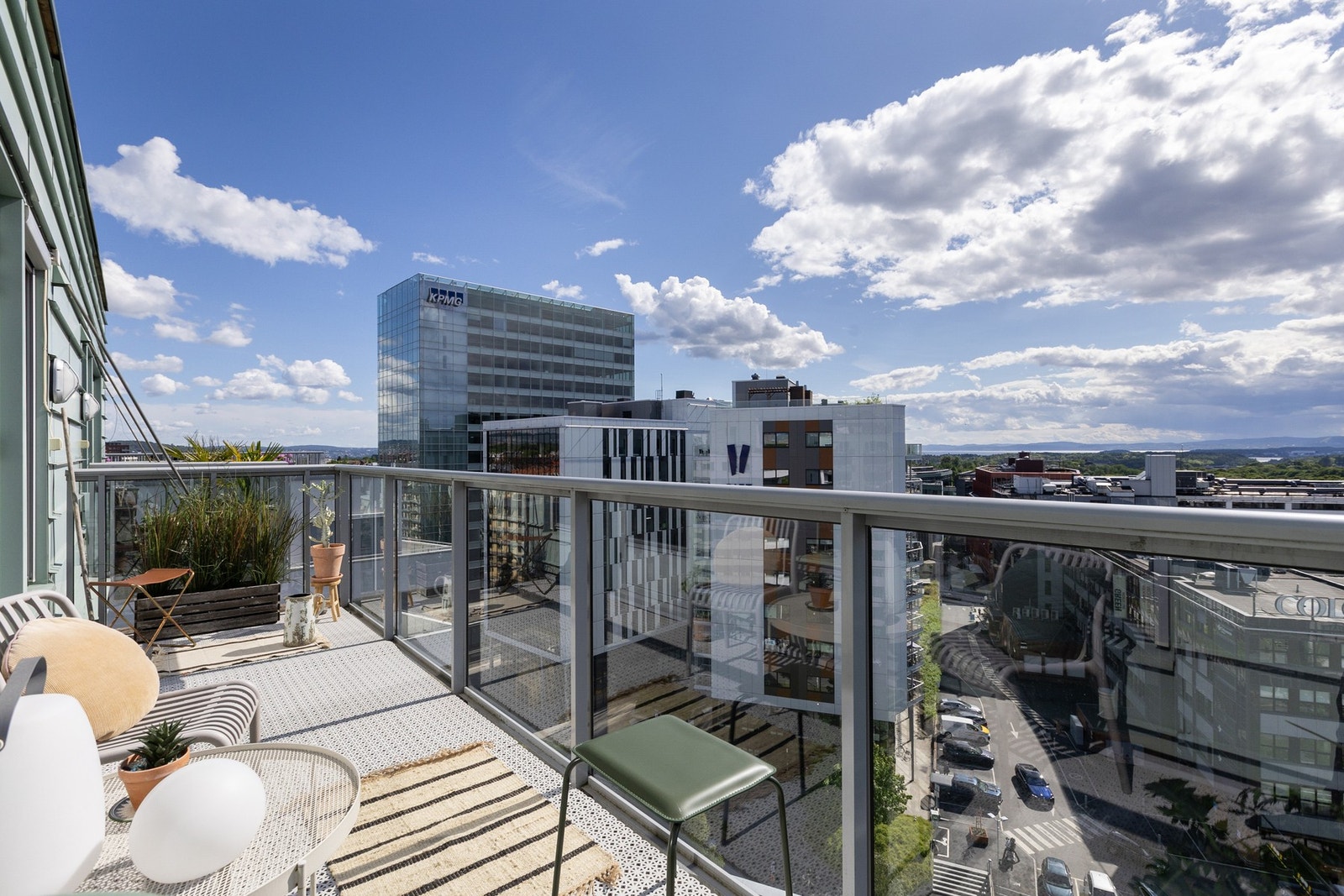 Både på balkongen og takterrassen kan du nyte gode solforhold og flotte solnedganger! Galleribilde