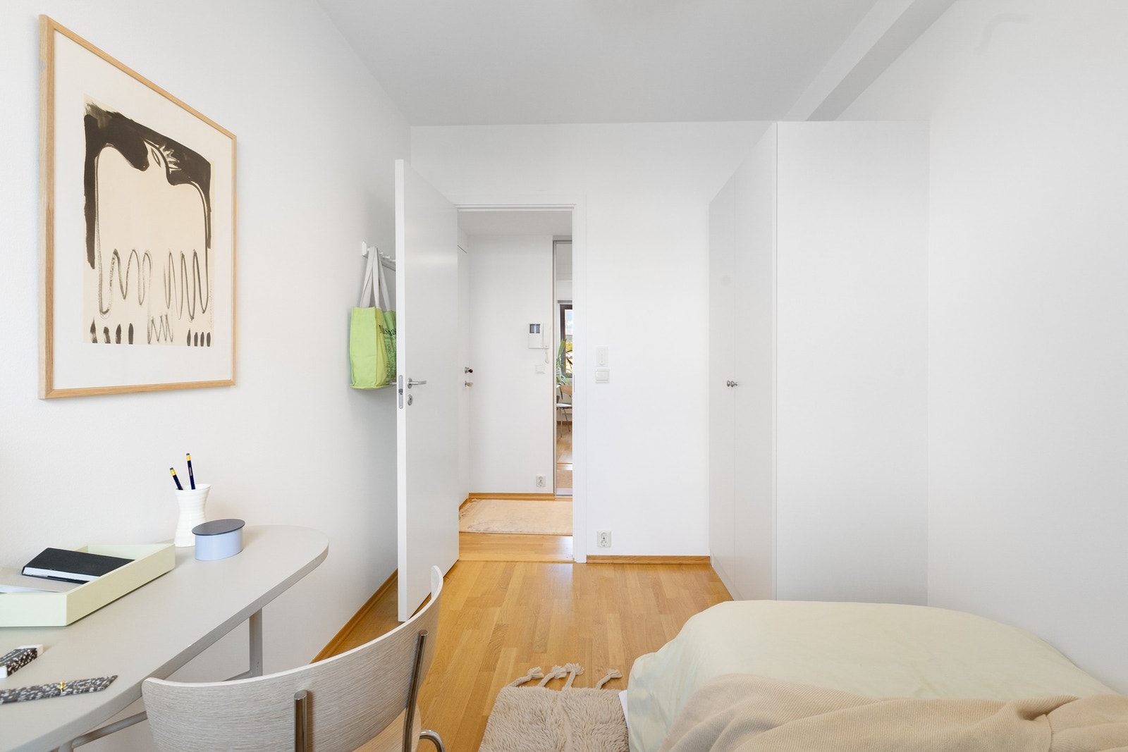 Soverom to passer perfekt som barnerom, gjesterom eller kontor. Galleribilde