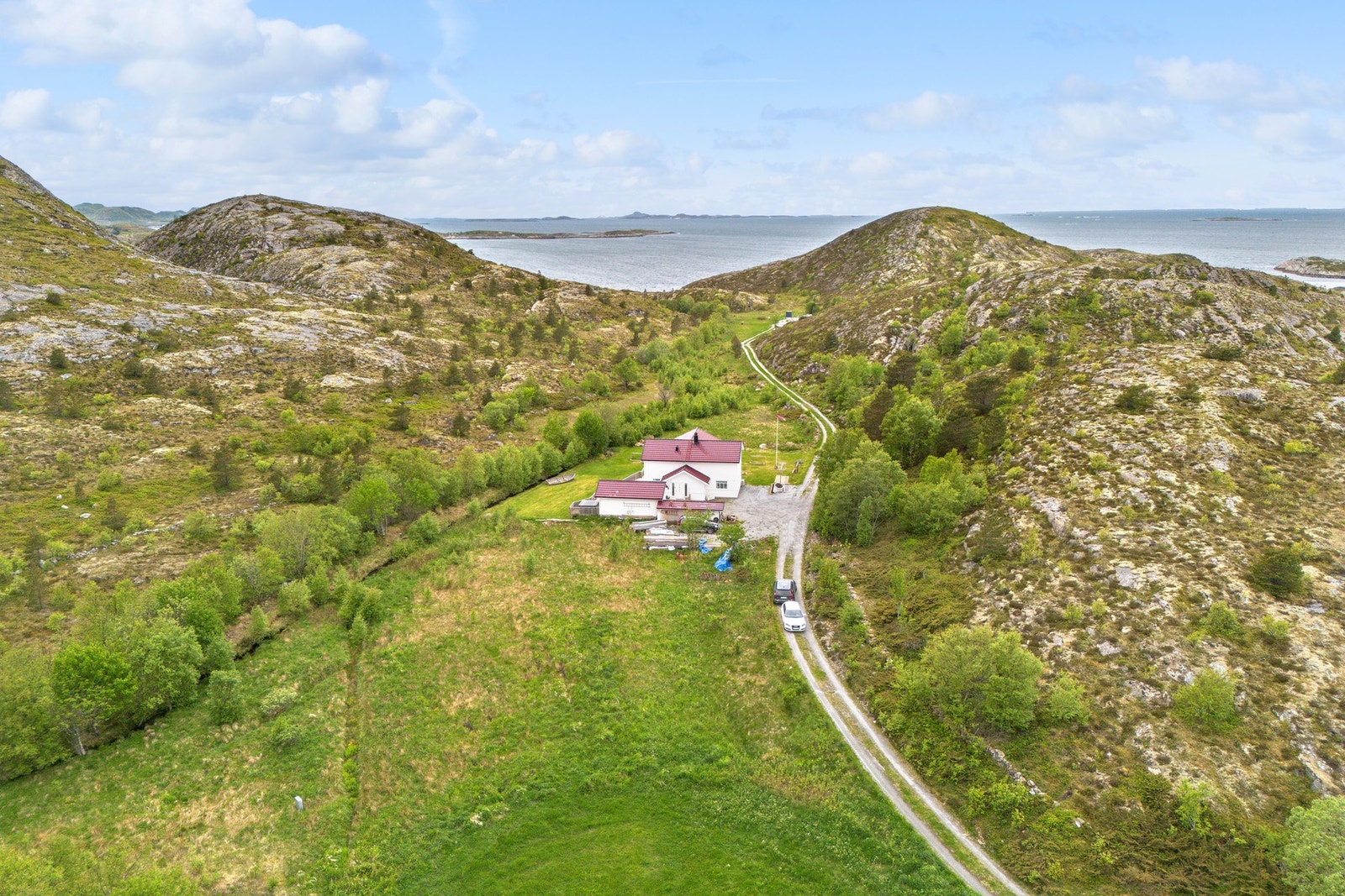 Området er kjent for sin rolige atmosfære, vakre solnedganger og nærhet til naturen Galleribilde
