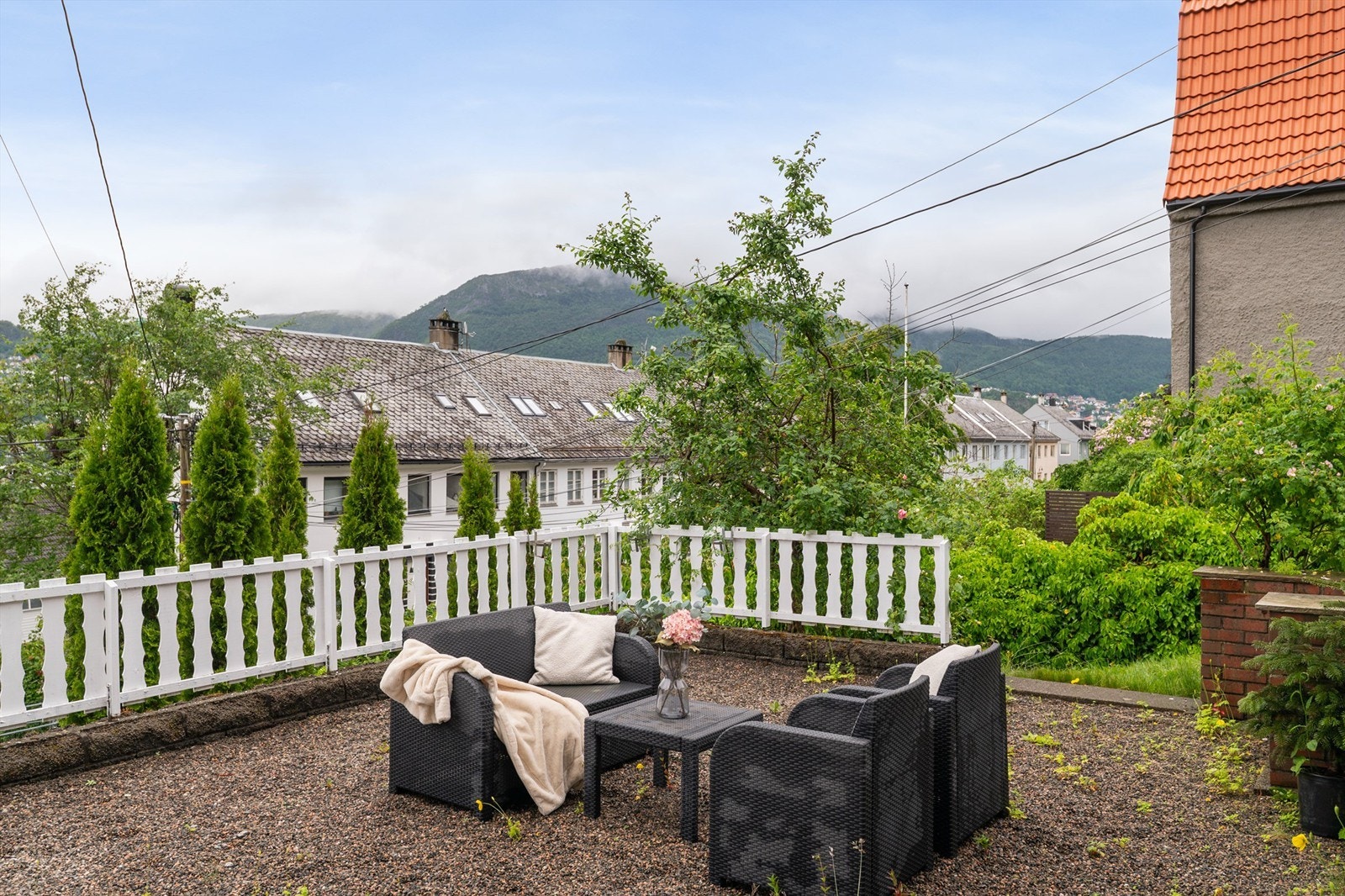 - Felles uteplass med hagemøbler - Galleribilde