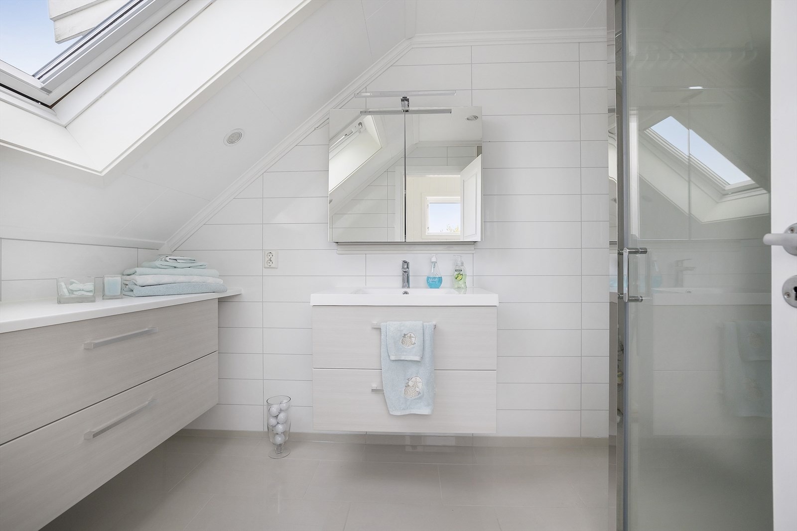 Meget delikat bad fra 2021 i 2. etasje Galleribilde