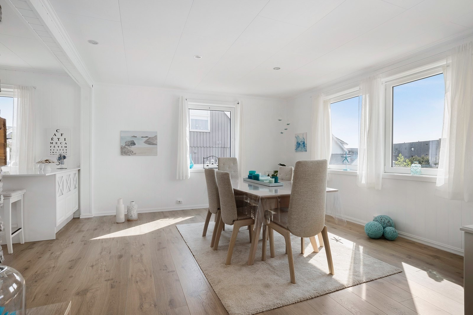 Dette sammen med den svært funksjonelle løsningen, sørger for en luftig atmosfære. Galleribilde