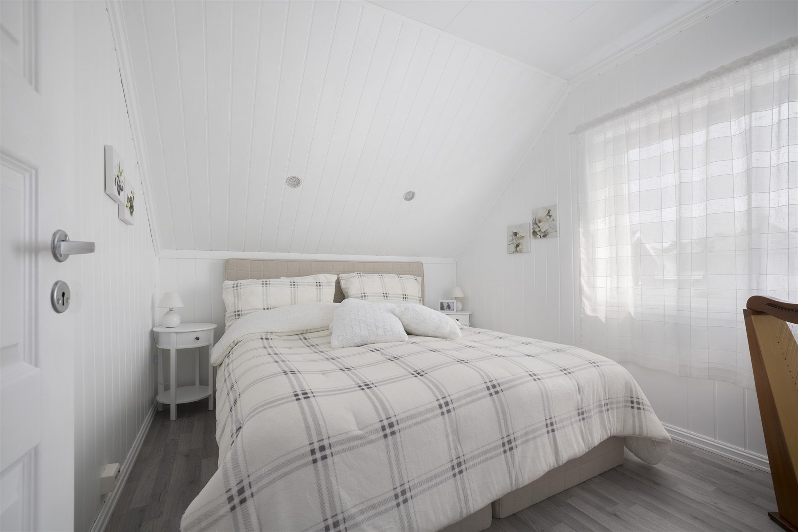 Det er totalt 4 soverom i hoveddelen Galleribilde