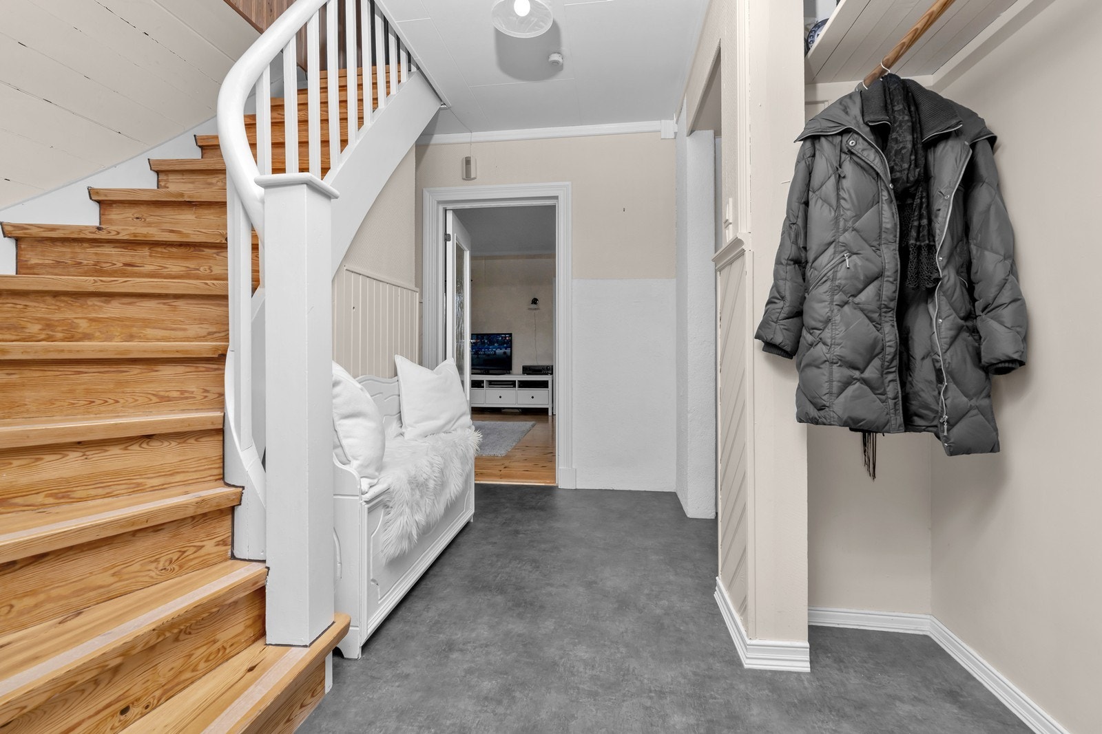 Seksjon 1 - Gang/trapperom 1. etasje Galleribilde