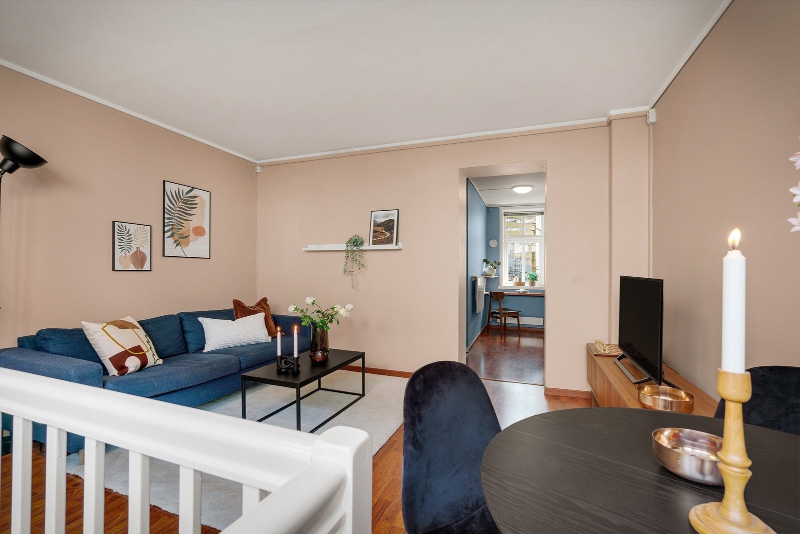 - Stuen måler 16,4 m² - Galleribilde