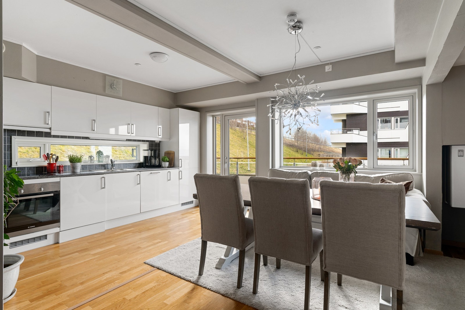 Leiligheten holder en gjennomgående god standard, hvor 91% har fått TG 1 i tilstandsrapport. Galleribilde