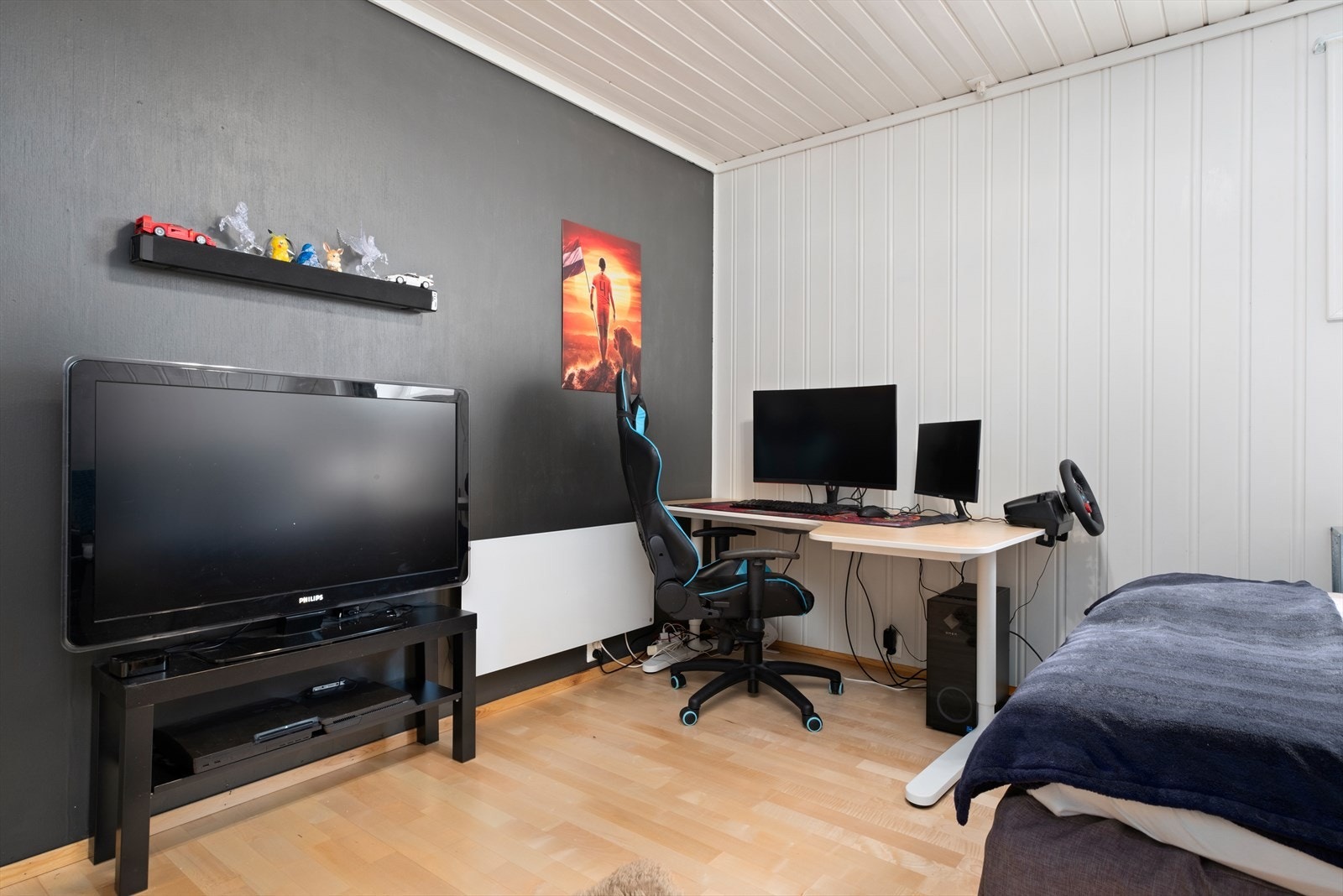 Kjellerstuen/soverommet i kjeller er svært romslig på 14,5 kvm. Galleribilde