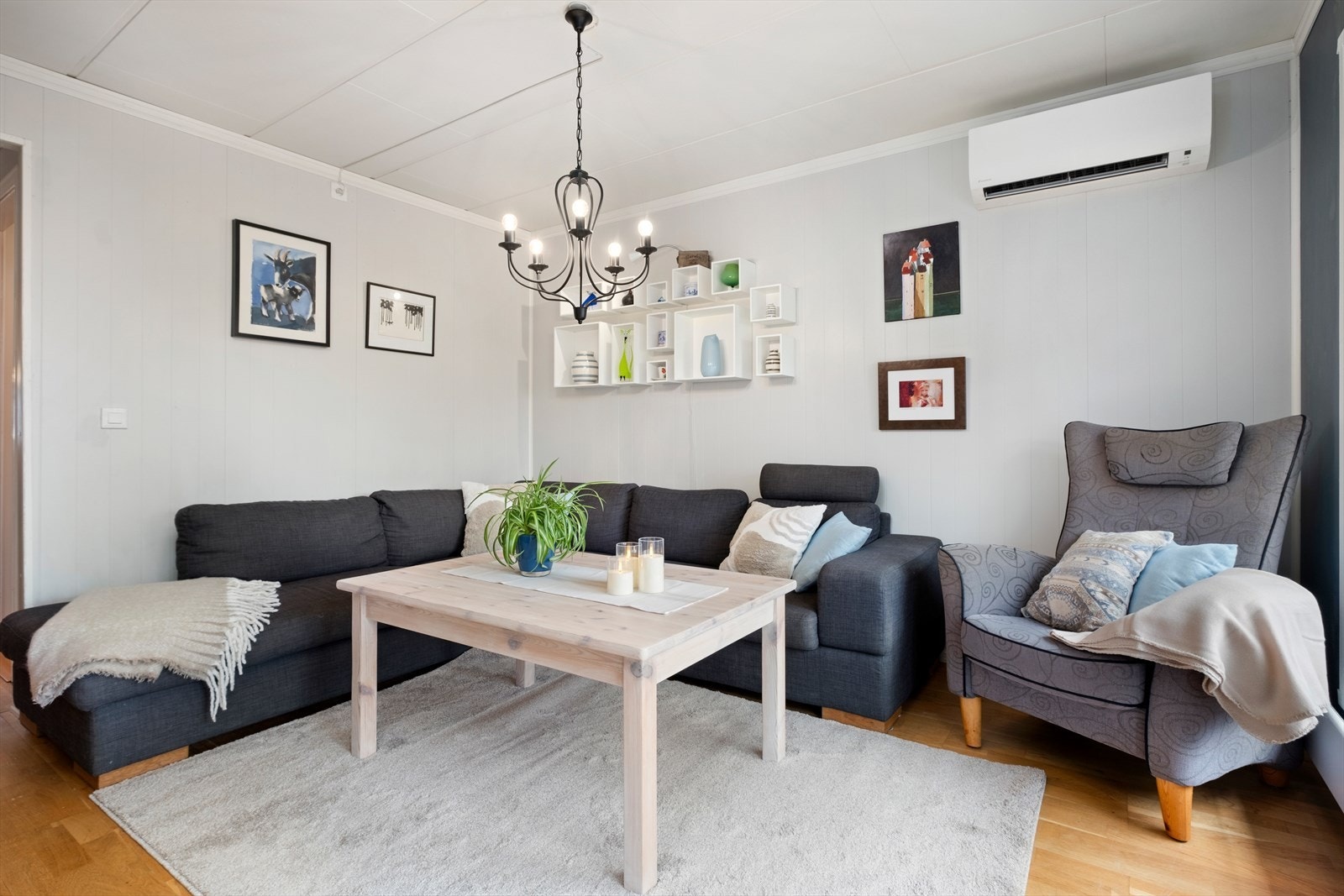 Stuen er på 22 kvm. Galleribilde