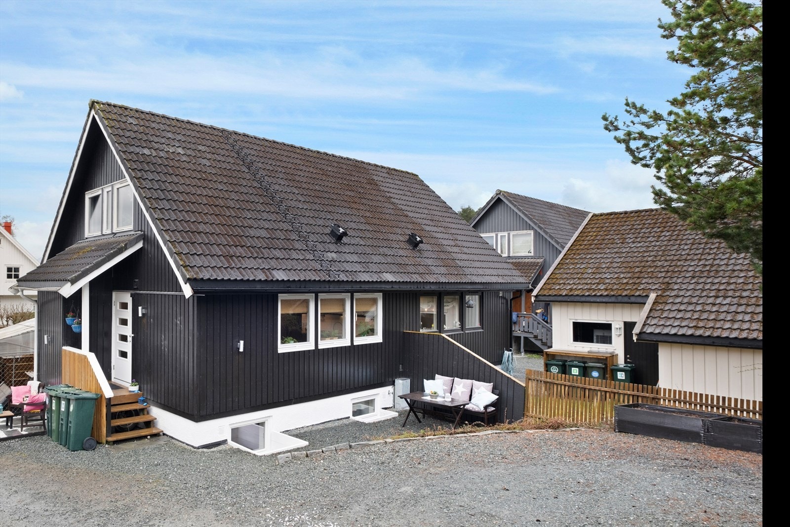 Boligens plassering er flott med tanke på de flotte turområdene for små og store rundt de tre vannene Kyvannet, Lianvannet og Haukvannet Galleribilde