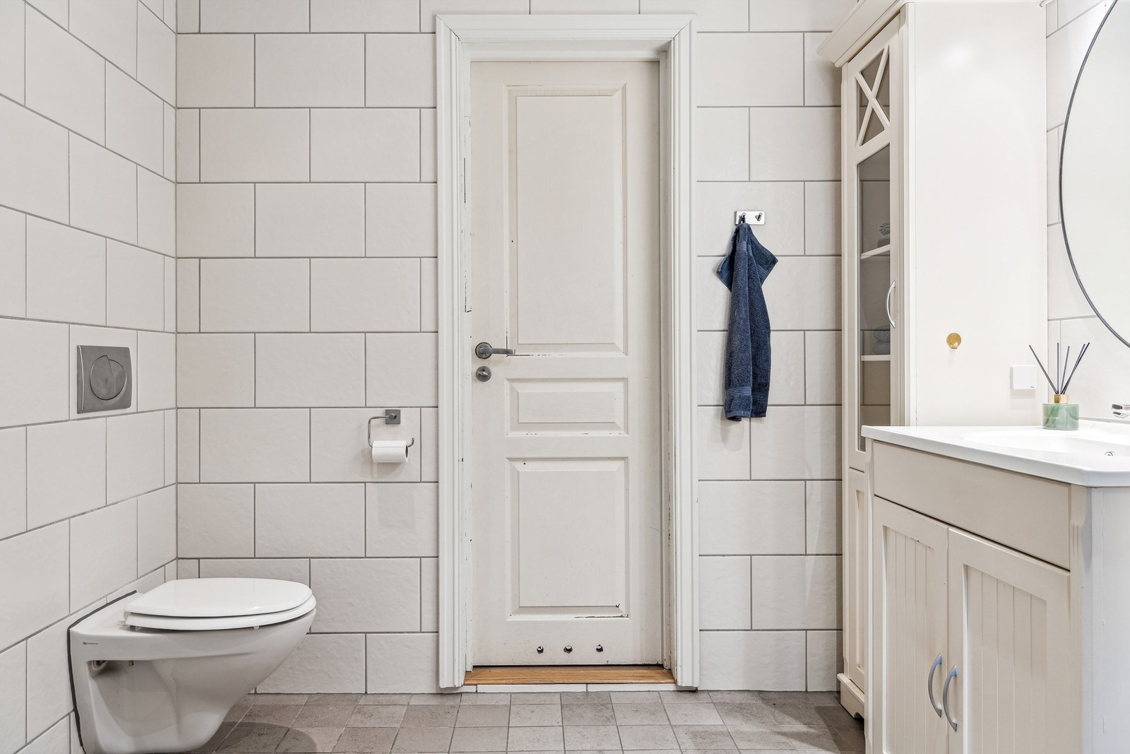 Bad 1 - Flislagte vegger og gulv - Elektrisk gulvvarme Galleribilde