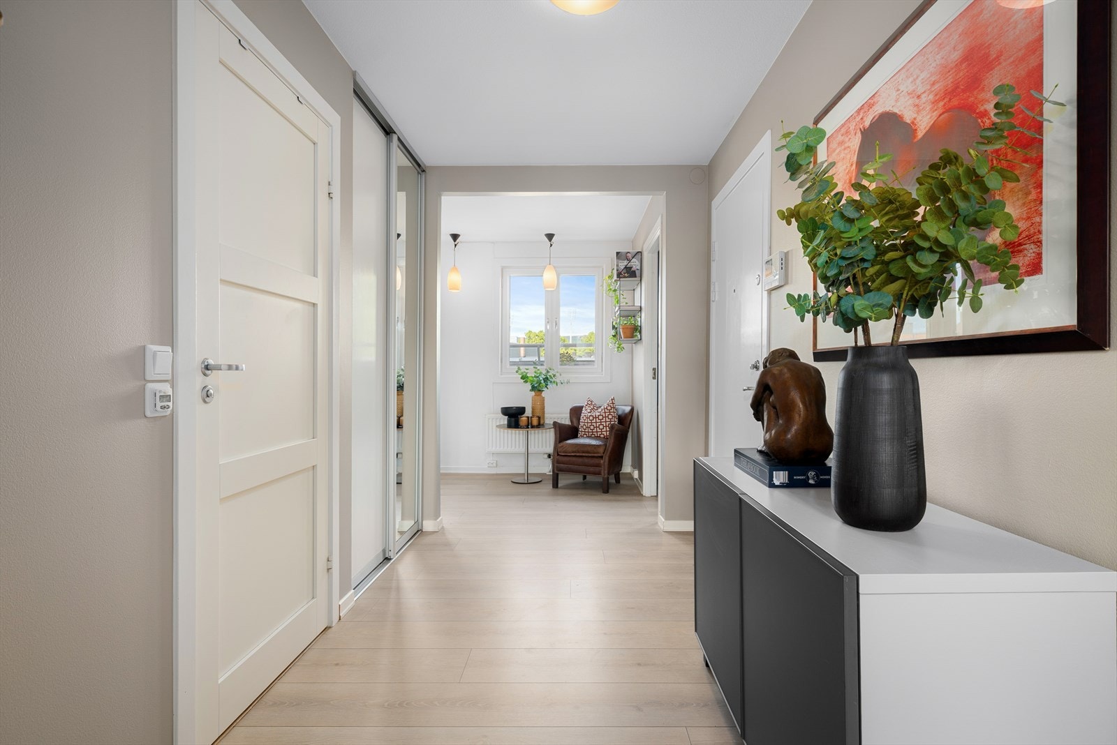 Entré/gang mot kjøkken Galleribilde