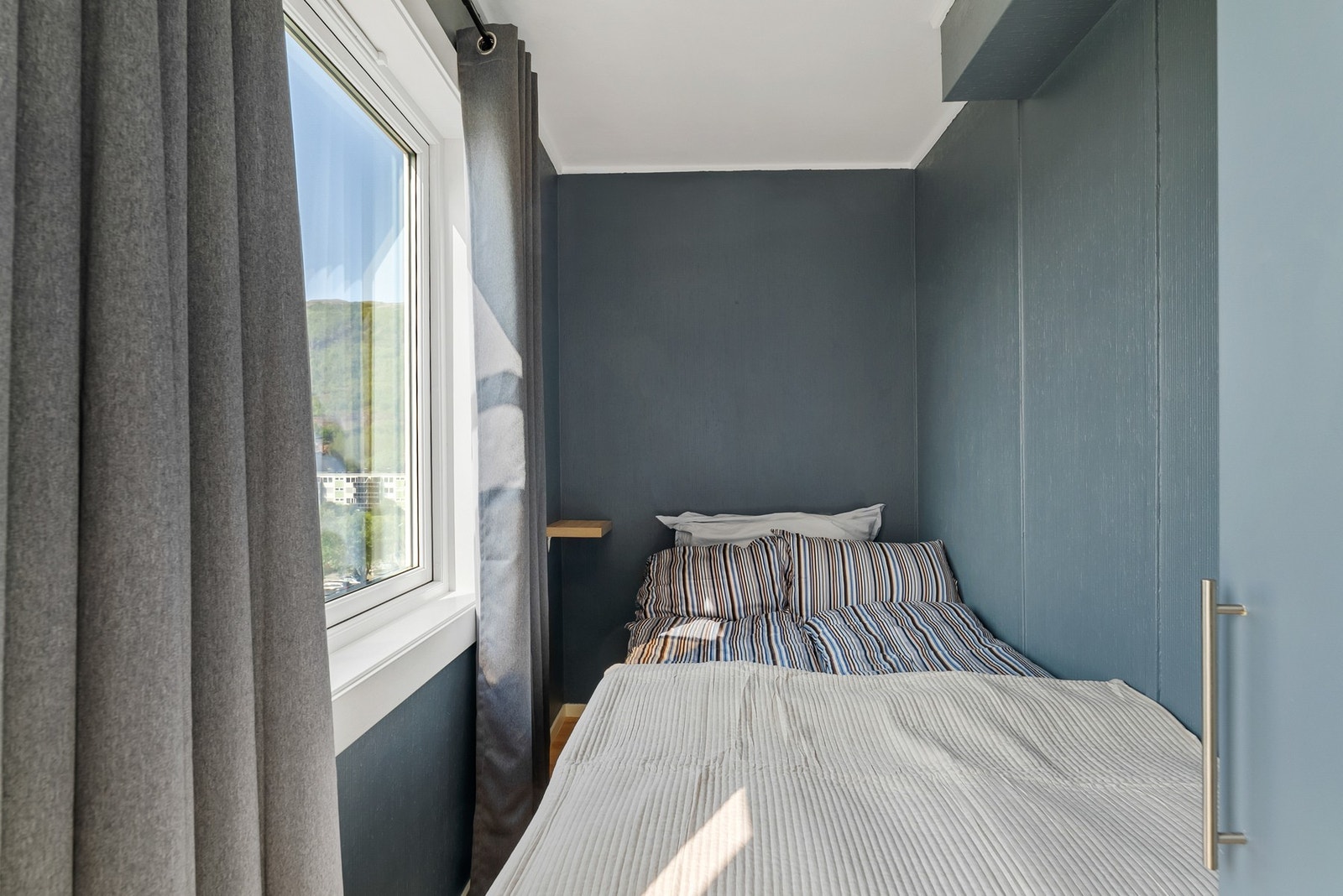 Sovealkoven har plass til seng og garderobeskap. Galleribilde