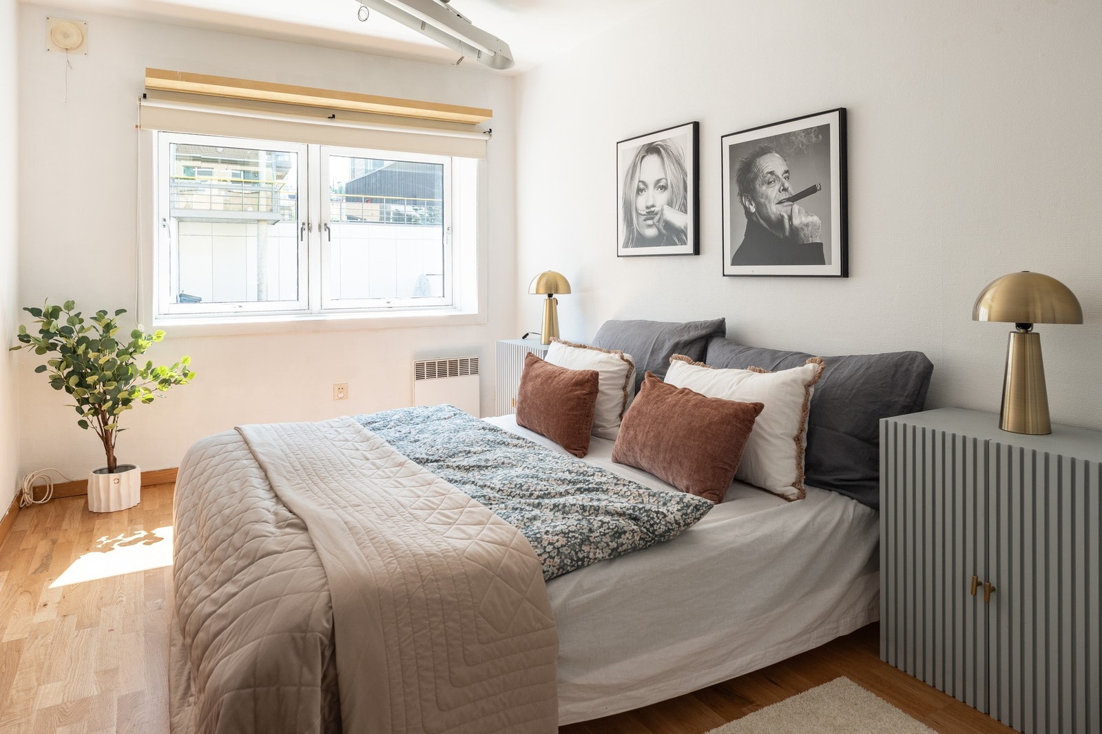 Leiligheten innehar 3 romslige soverom på hhv. 13, 13 og 12 kvm. Galleribilde