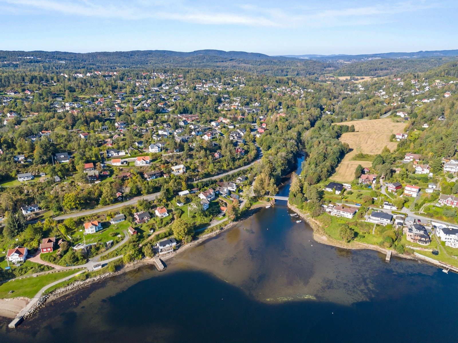 Gangavstand til sjøen med flotte bade- og fiskemuligheter Galleribilde