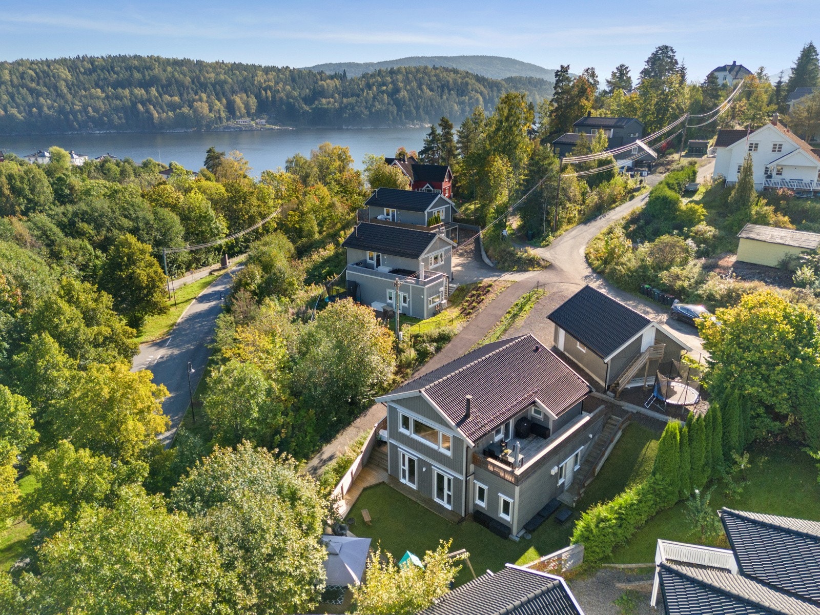 Velkommen til Feveien 2A - en flott enebolig beliggende få minutters gange fra sjøen! Galleribilde