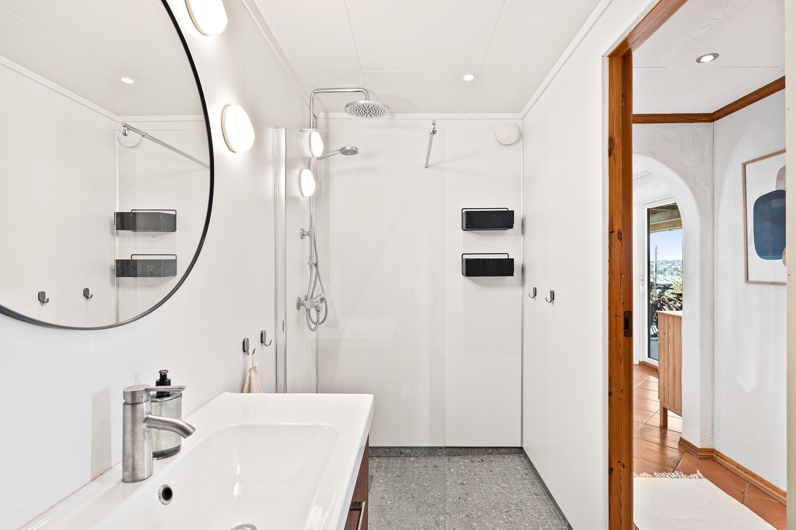 Badet er opplyst modernisert i 2020, det foreligger ingen dokumentasjon. Galleribilde