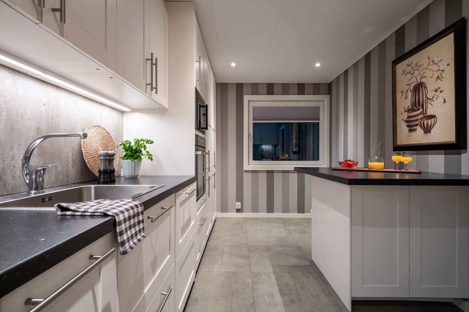 - Kjøkken måler 12,4m² - Galleribilde