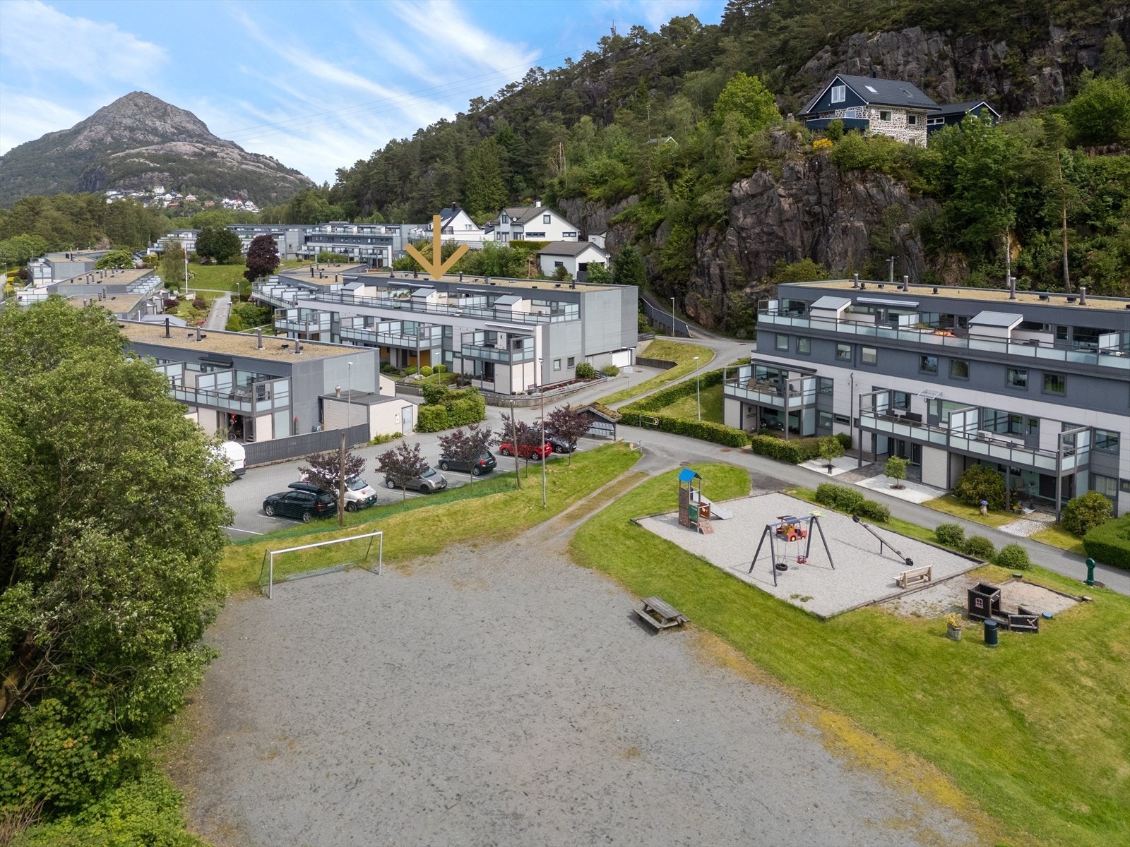- Full oversikt til lekeplassen - perfekt om du har små barn - Galleribilde