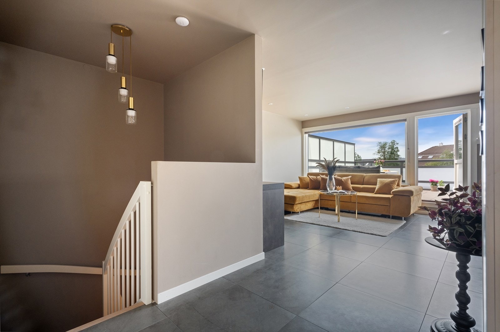 - 2.etg. måler 61m²: terrasse, stue, kjøkken, gang og soverom - Galleribilde