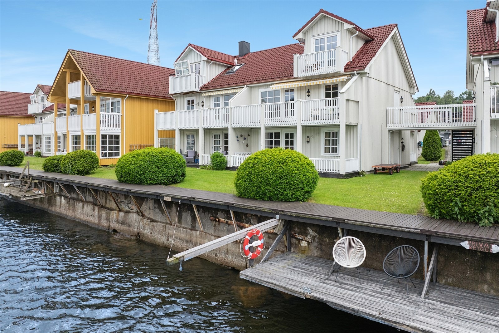 Fantastisk uteområde og promenade med ekte "Sørlandspreg". Galleribilde