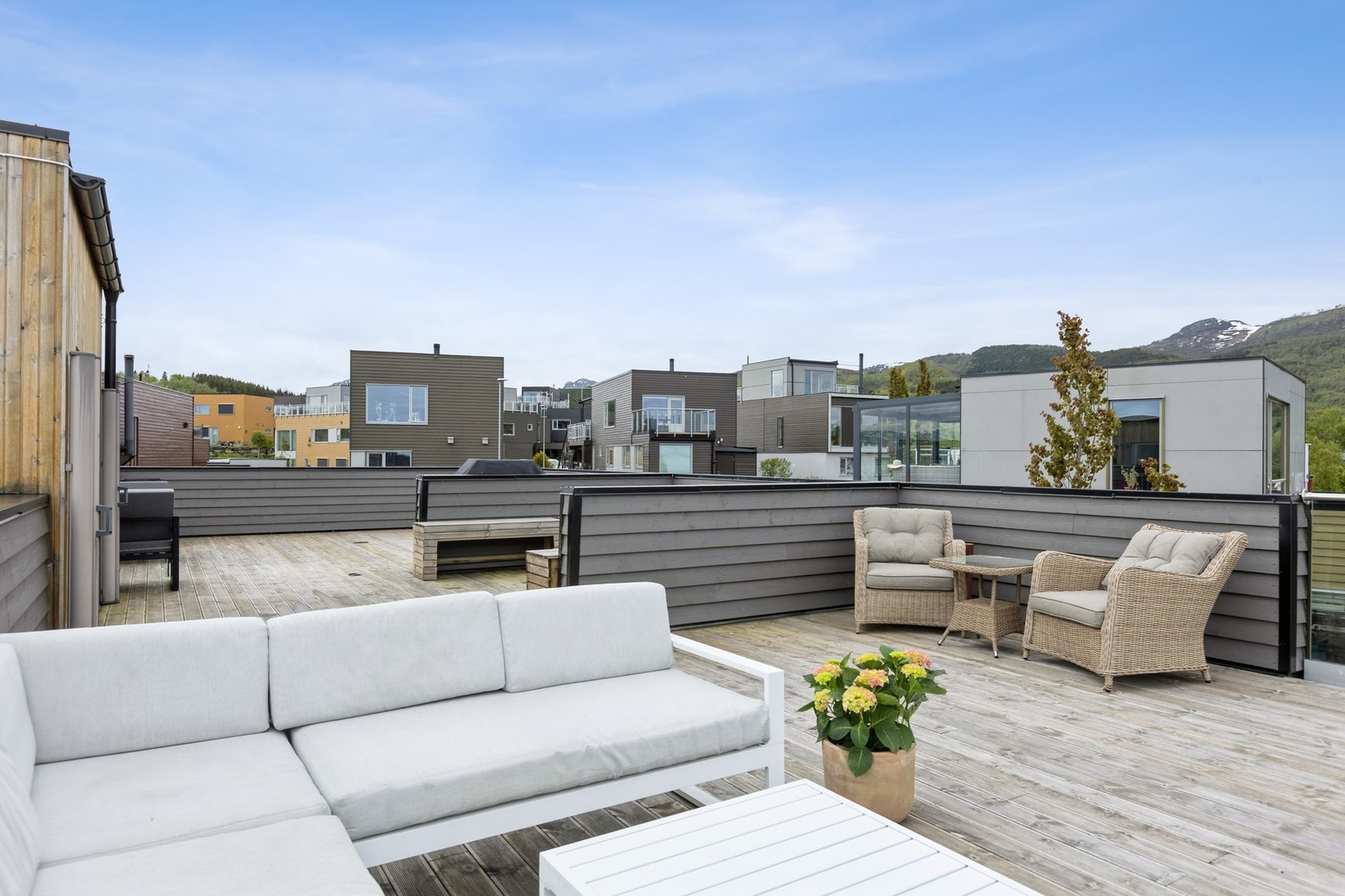 Terrassen er delt i forskjellige soner etter behov. Galleribilde