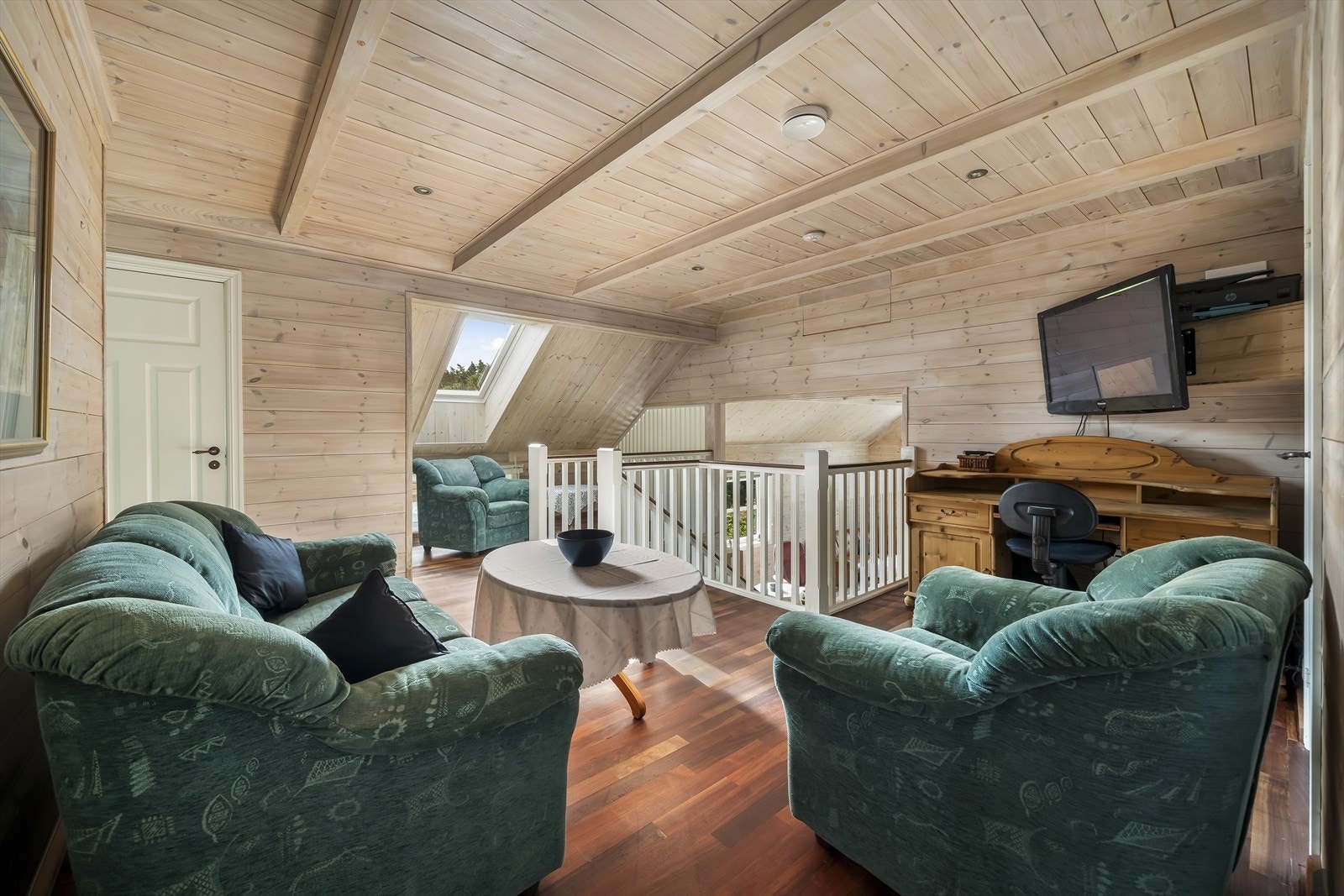 Romslig TV-stue Galleribilde